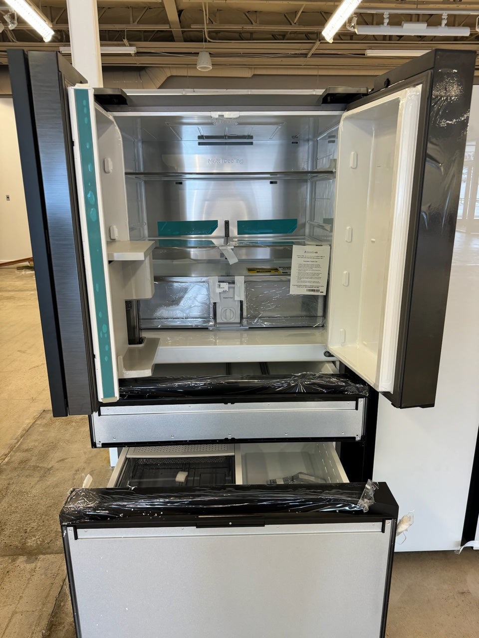 BRAND NEW SAMSUNG REFRIGERATOR with BEVERAGE CENTER MODEL: RF29BB8600APAA REF10013R