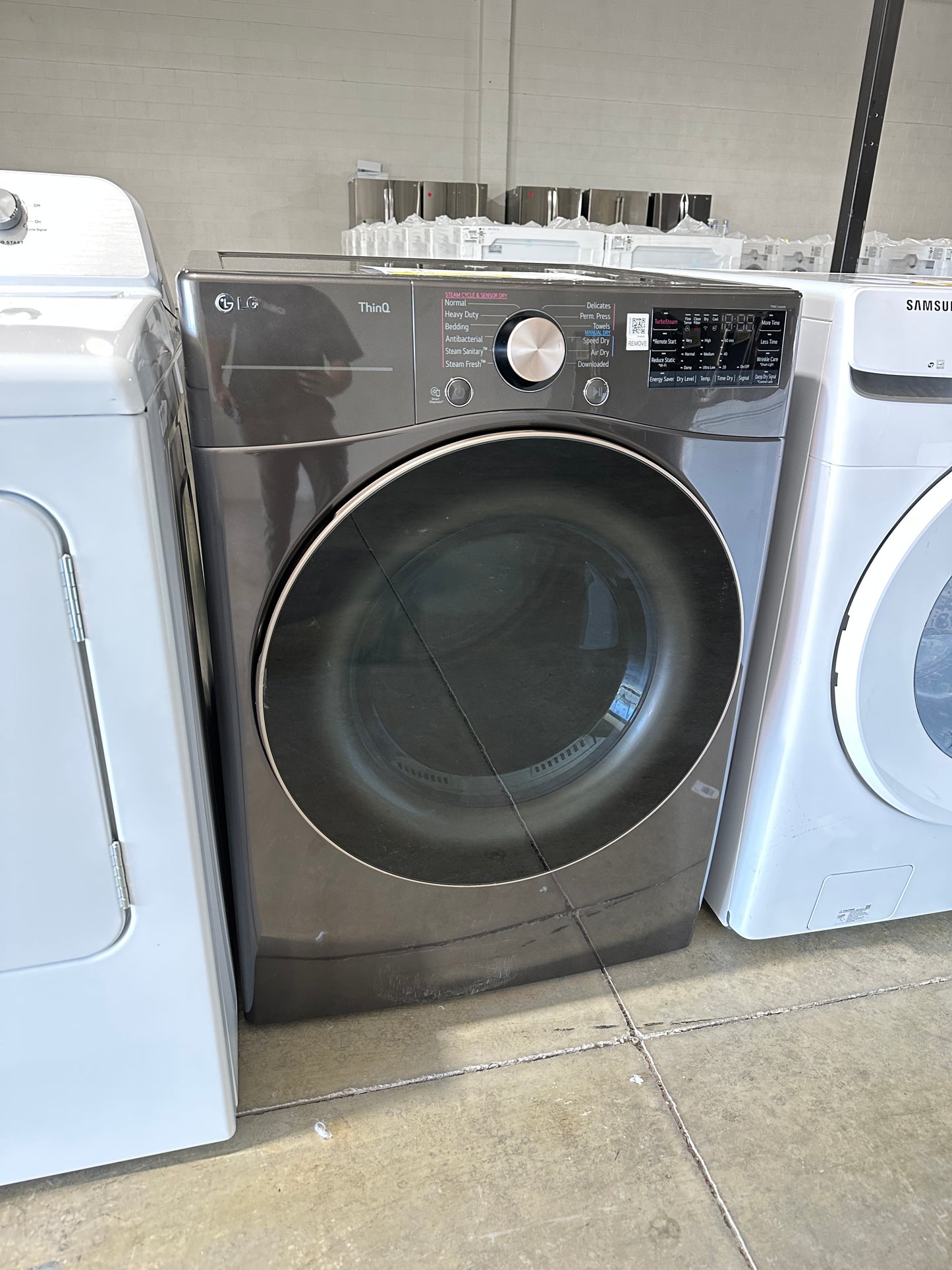 GREAT NEW STACKABLE LG DRYER Model:DLEX4000B DRY11763S