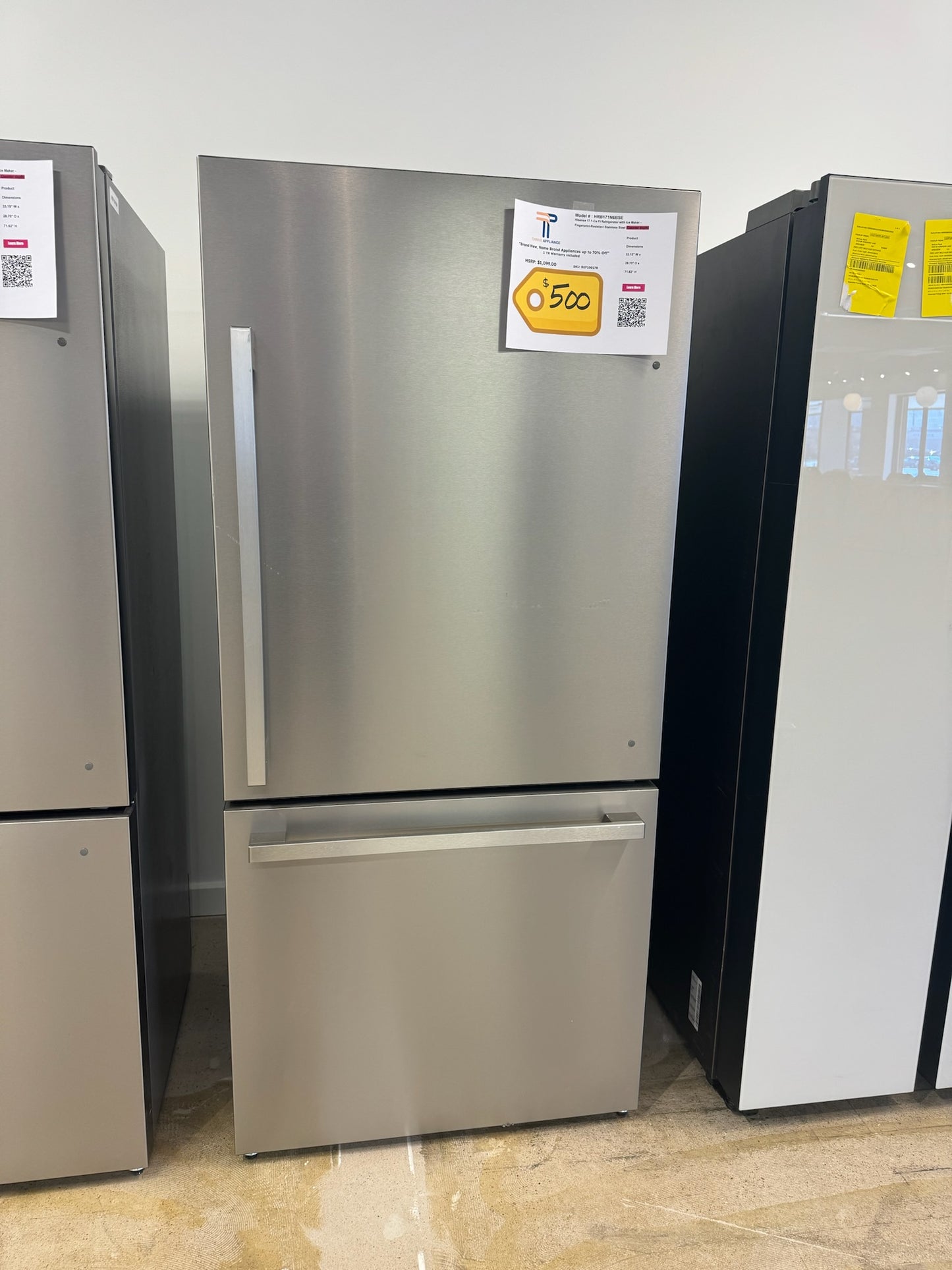 BRAND NEW BOTTOM FREEZER COUNTER DEPTH REFRIGERATOR MODEL: HRB171N6BSE REF10017R