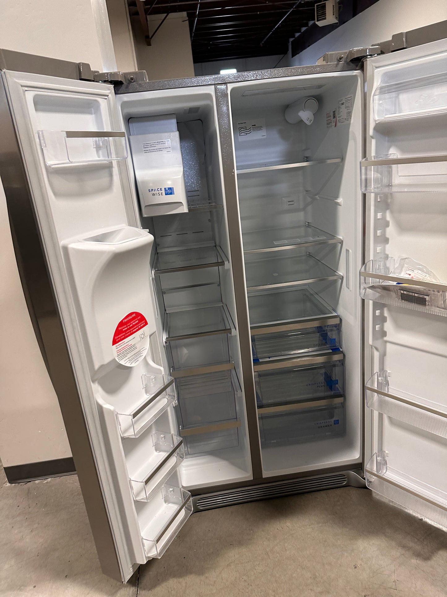 Frigidaire - Gallery 25.6 Cu. Ft. Side-by-Side Refrigerator - Stainless Steel MODEL: GRSS2652AF REF13751