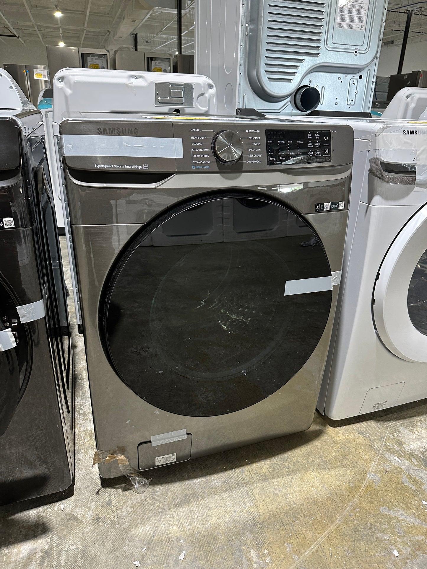 LARGE CAPACITY FRONT LOAD WASHER - SAMSUNG - Model:WF45B6300AP WAS11921S