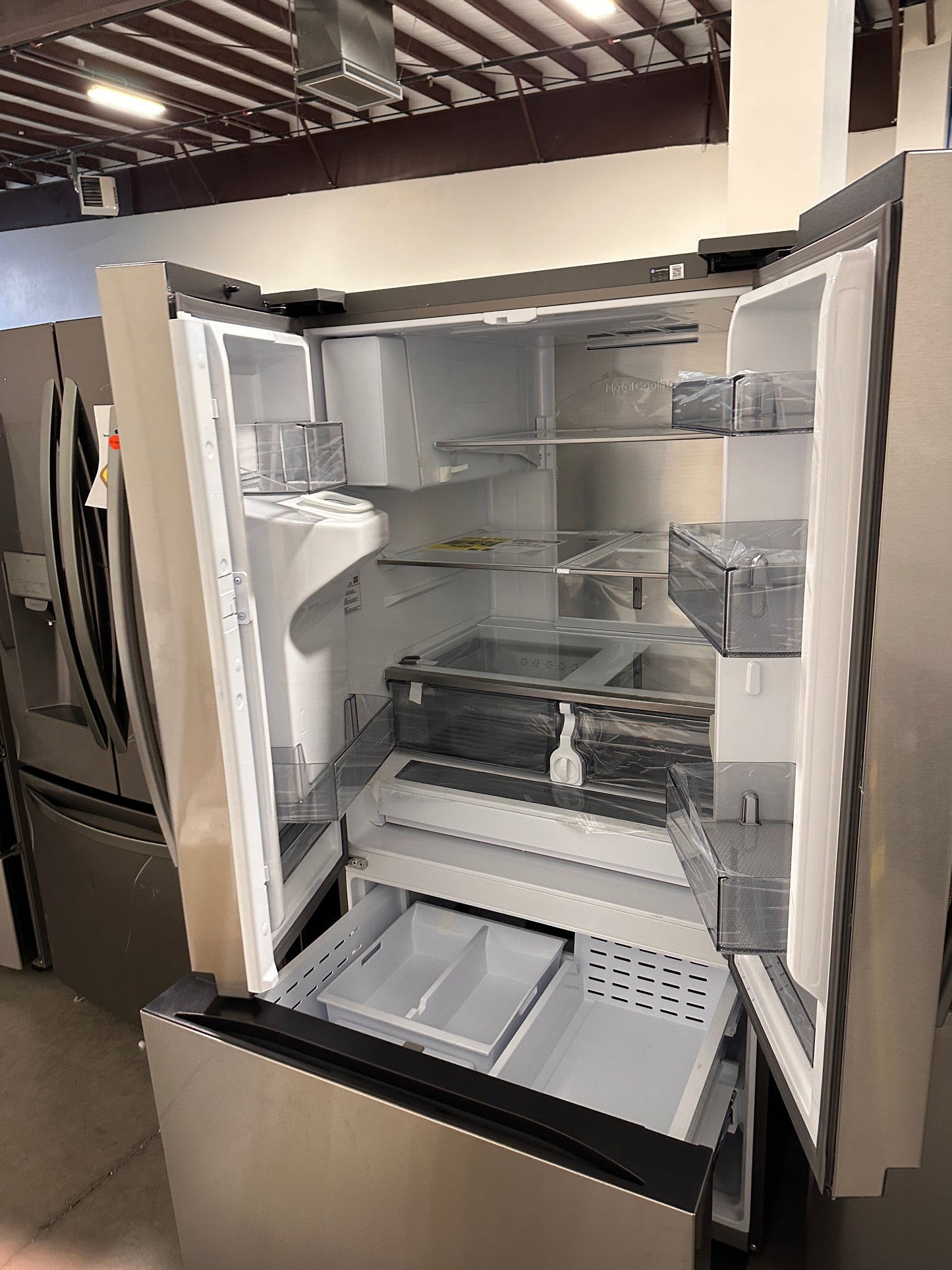 NEW SAMSUNG REFRIGERATOR with FOUR TYPES OF ICE MODEL: RF32CG5400SR REF13507