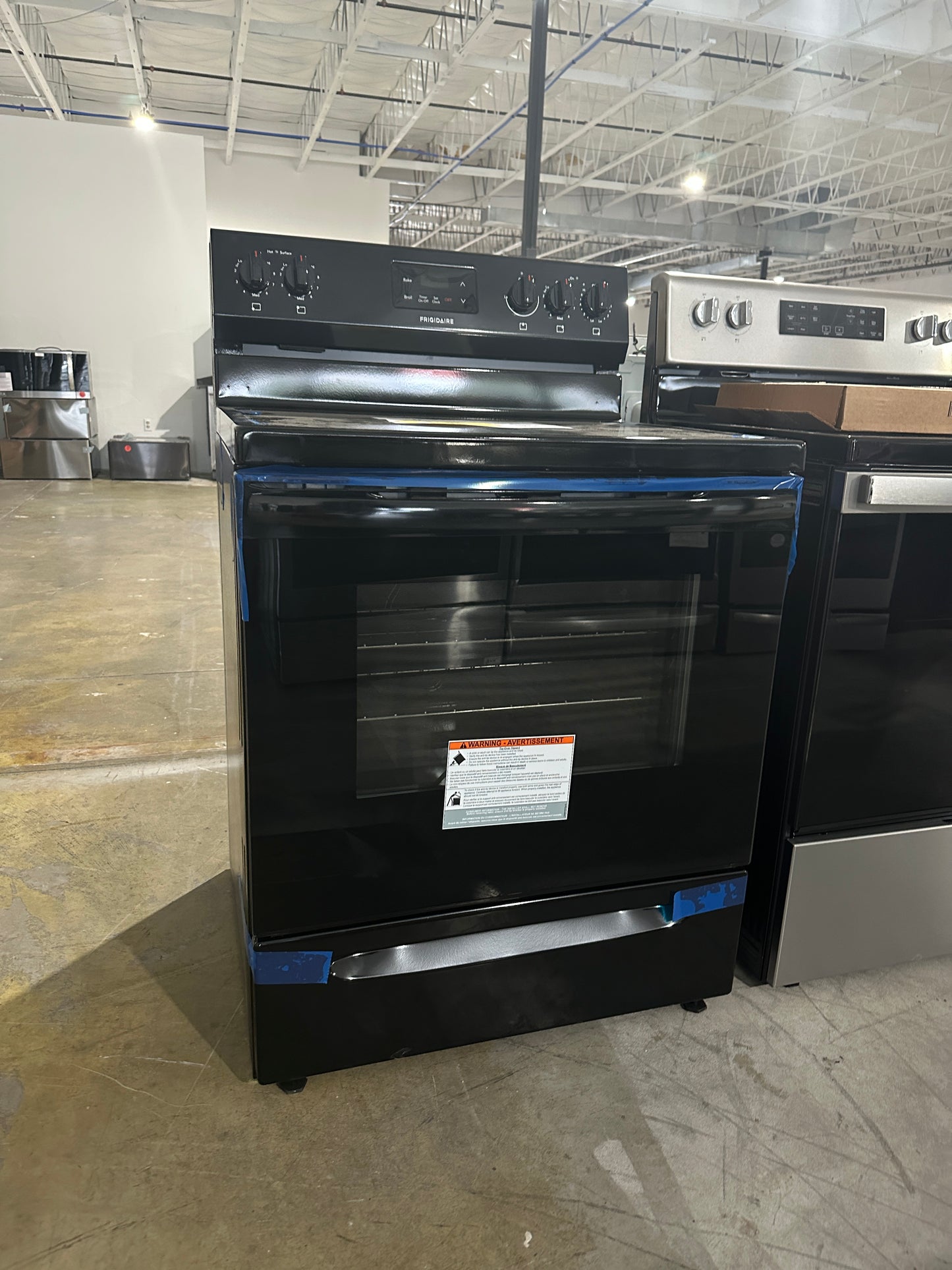 Frigidaire - 5.3 Cu. Ft. Freestanding Electric Range - Black Model:FCRE3052AB RAG11515S