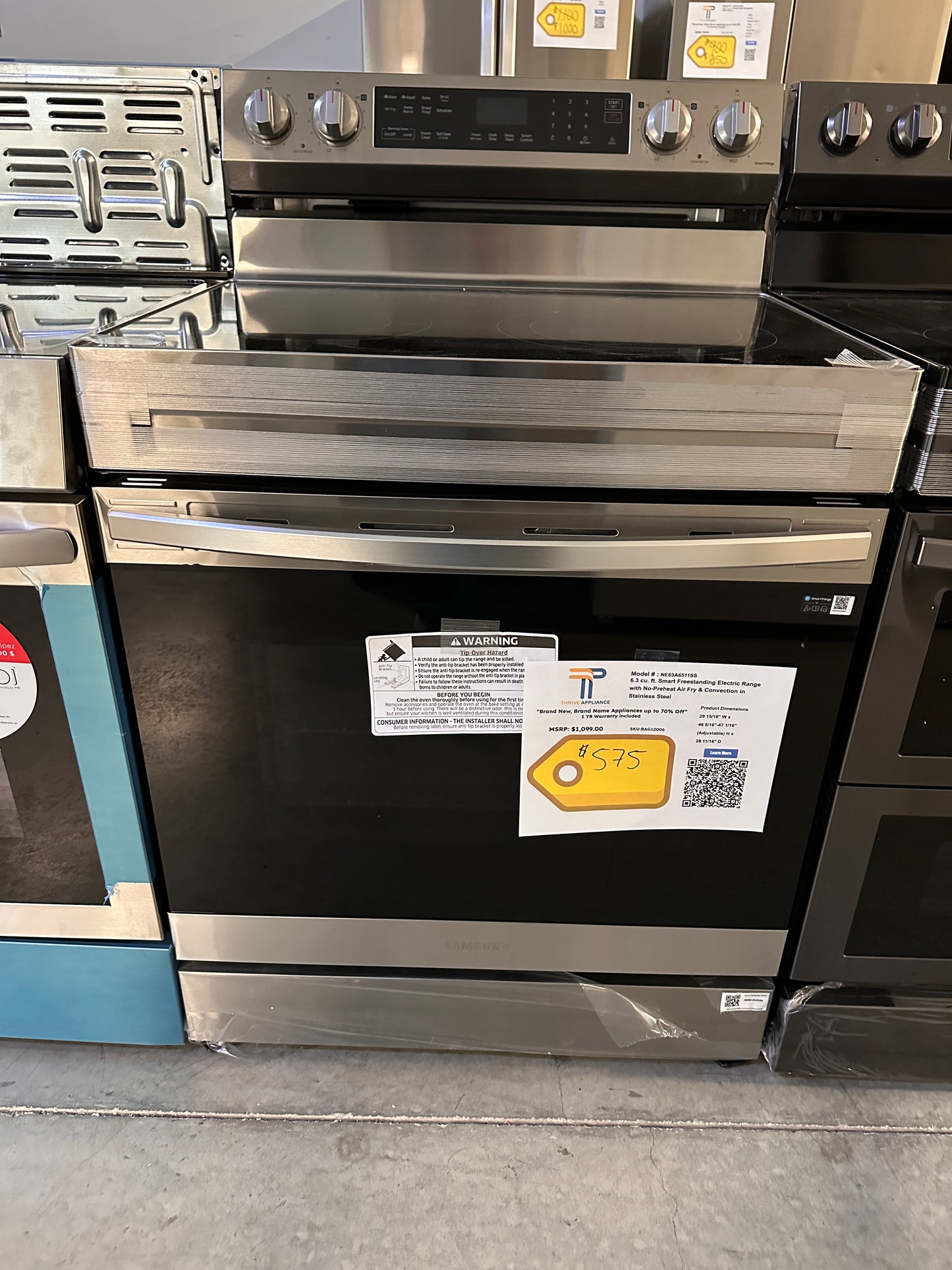 NEW! Samsung Smart Freestanding Electric Range MODEL: NE63A6511SS RAG12006