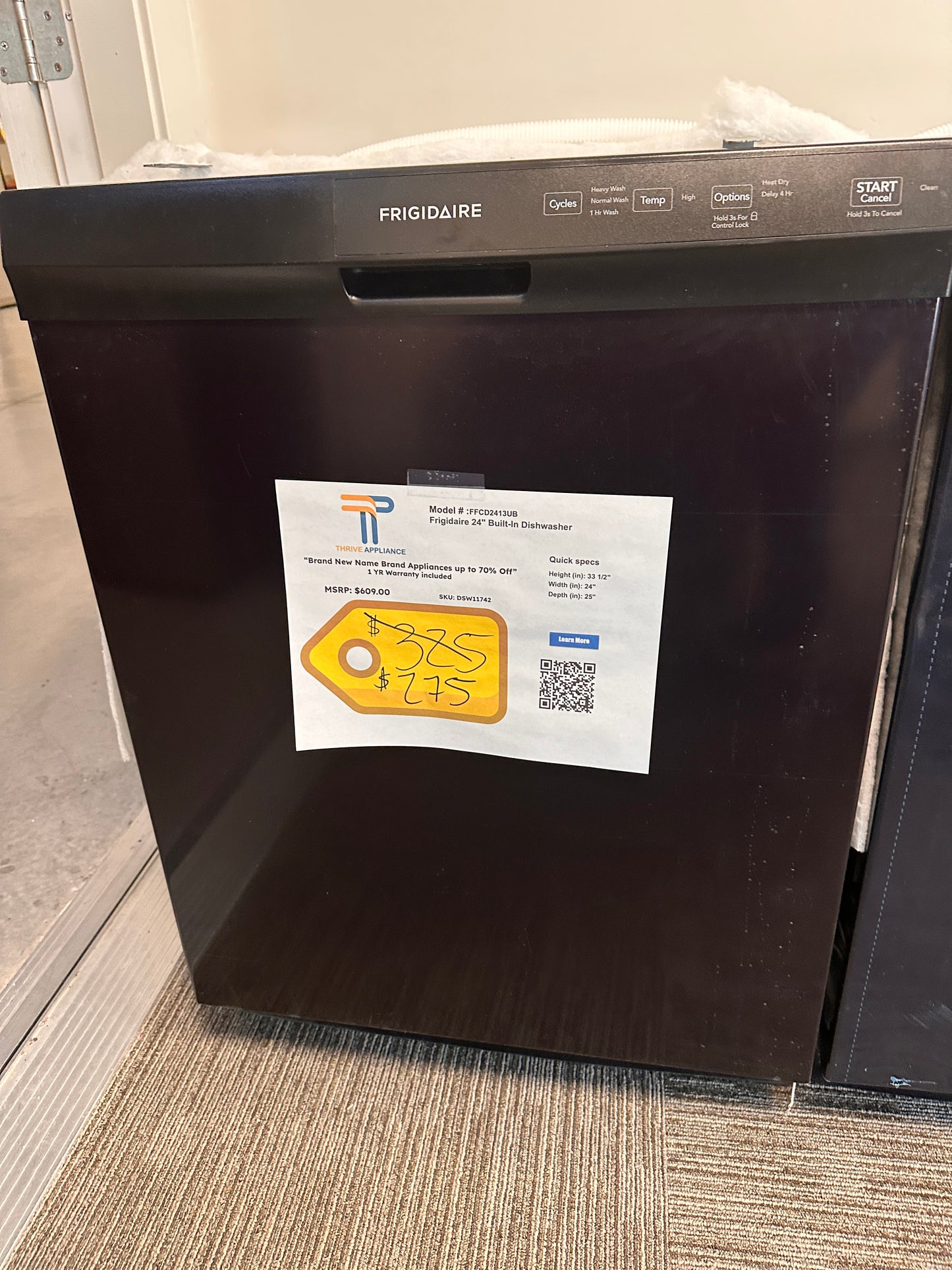 GREAT NEW BLACK FRONT CONTROL DISHWASHER MODEL: FFCD2413UB DSW11742
