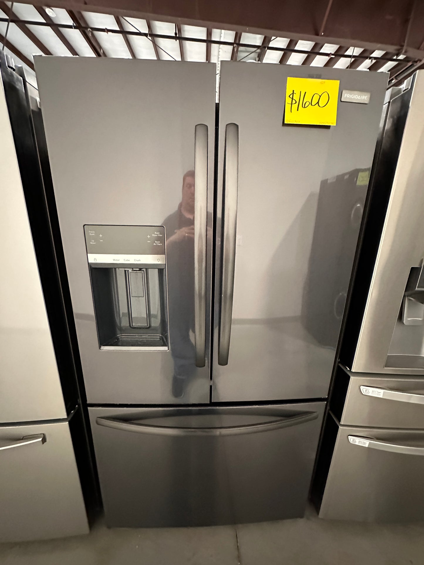 FRIGIDAIRE FRENCH DOOR REFRIGERATOR - REF12747 FRFS2823AD