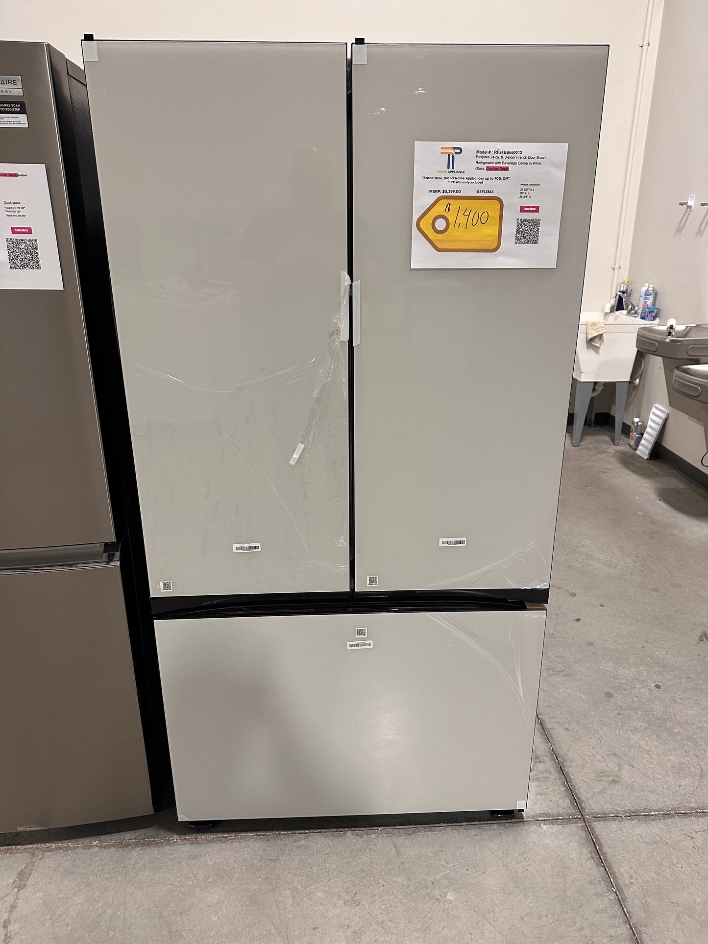 GREAT NEW SAMSUNG COUNTER-DEPTH BESPOKE WHITE REFRIGERATOR MODEL: RF24BB660012 REF13813