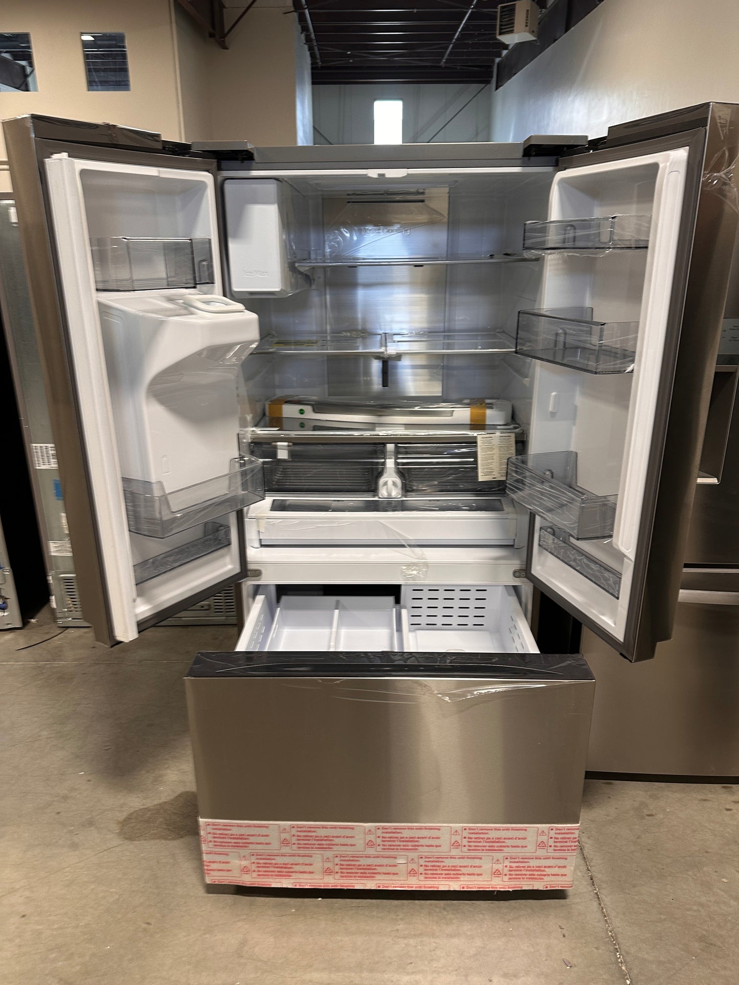NEW! Samsung 31 cu. ft Capacity 3-Door French Door Refrigerator MODEL: RF32CG5400SRAA REF13817