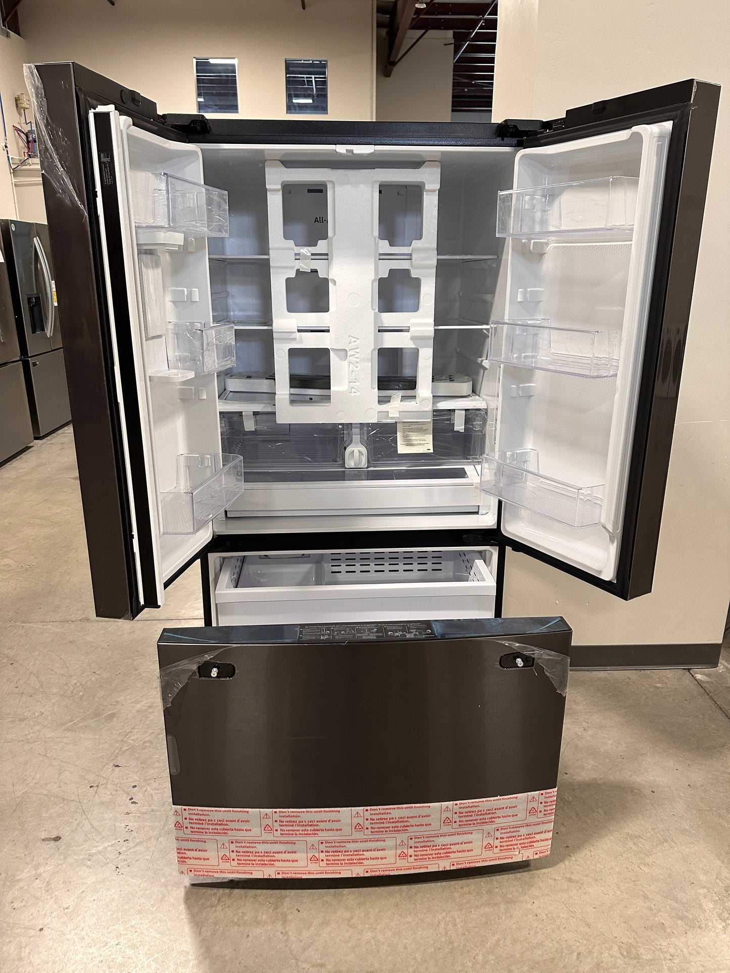 LOW PRICE! Samsung French Door Freestanding Refrigerator MODEL: RF28T5101SG REF13814