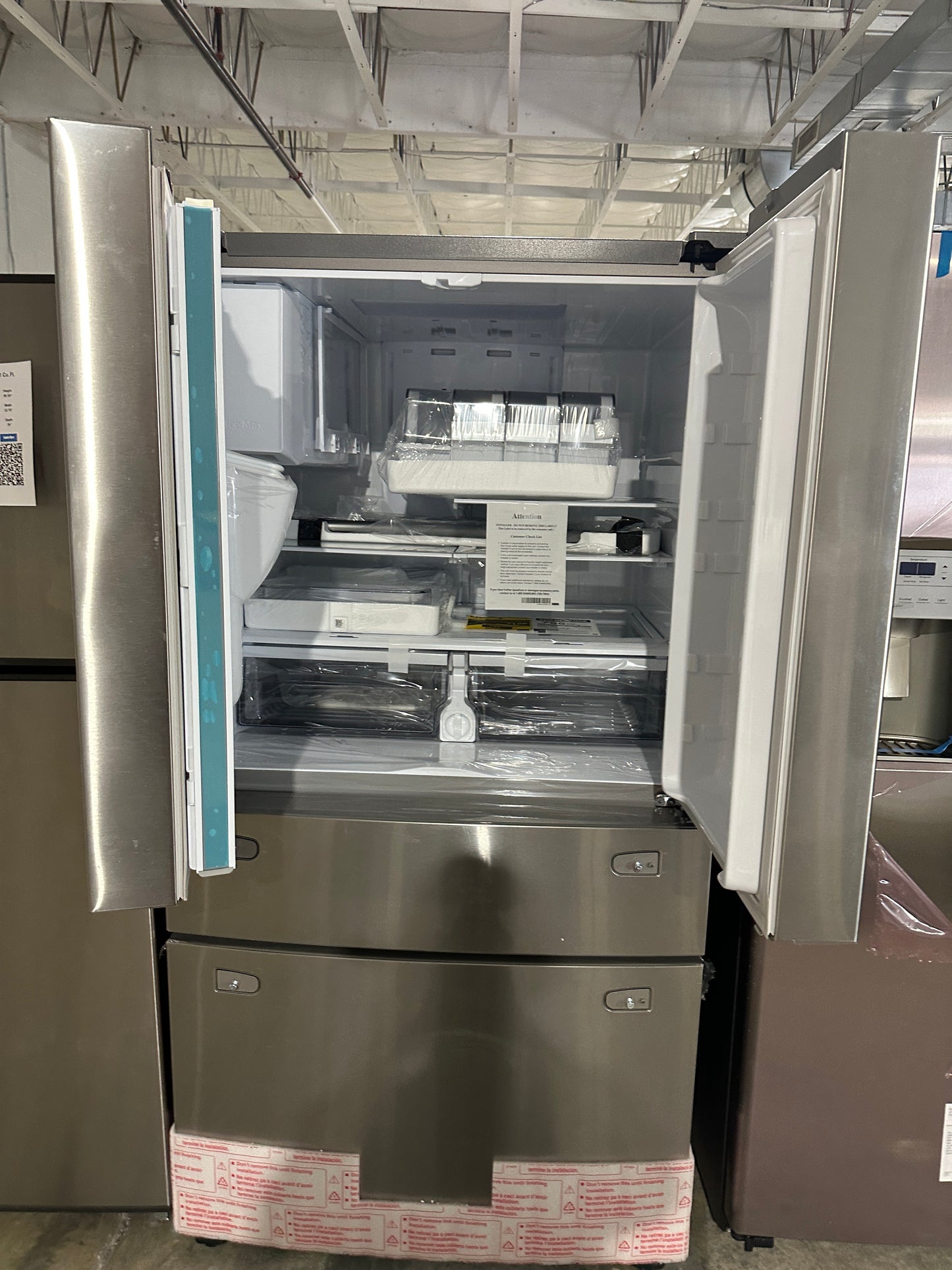 French Door Refrigerator with FlexZone Drawer - MODEL: RF28R7201SR REF12212S