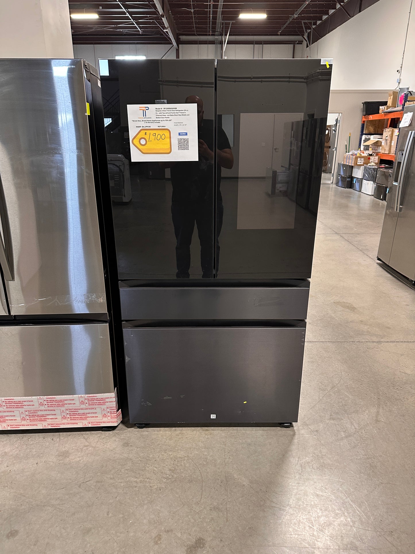 ABSOLUTELY GORGEOUS SAMSUNG REFRIGERATOR with FAMILY HUB MODEL: RF29BB89008M REF13816