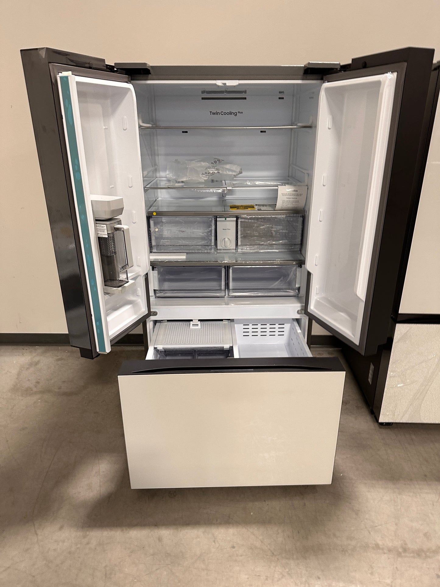BRAND NEW! Samsung Bespoke 3-Door French Door Refrigerator MODEL: RF30BB620012 REF13820