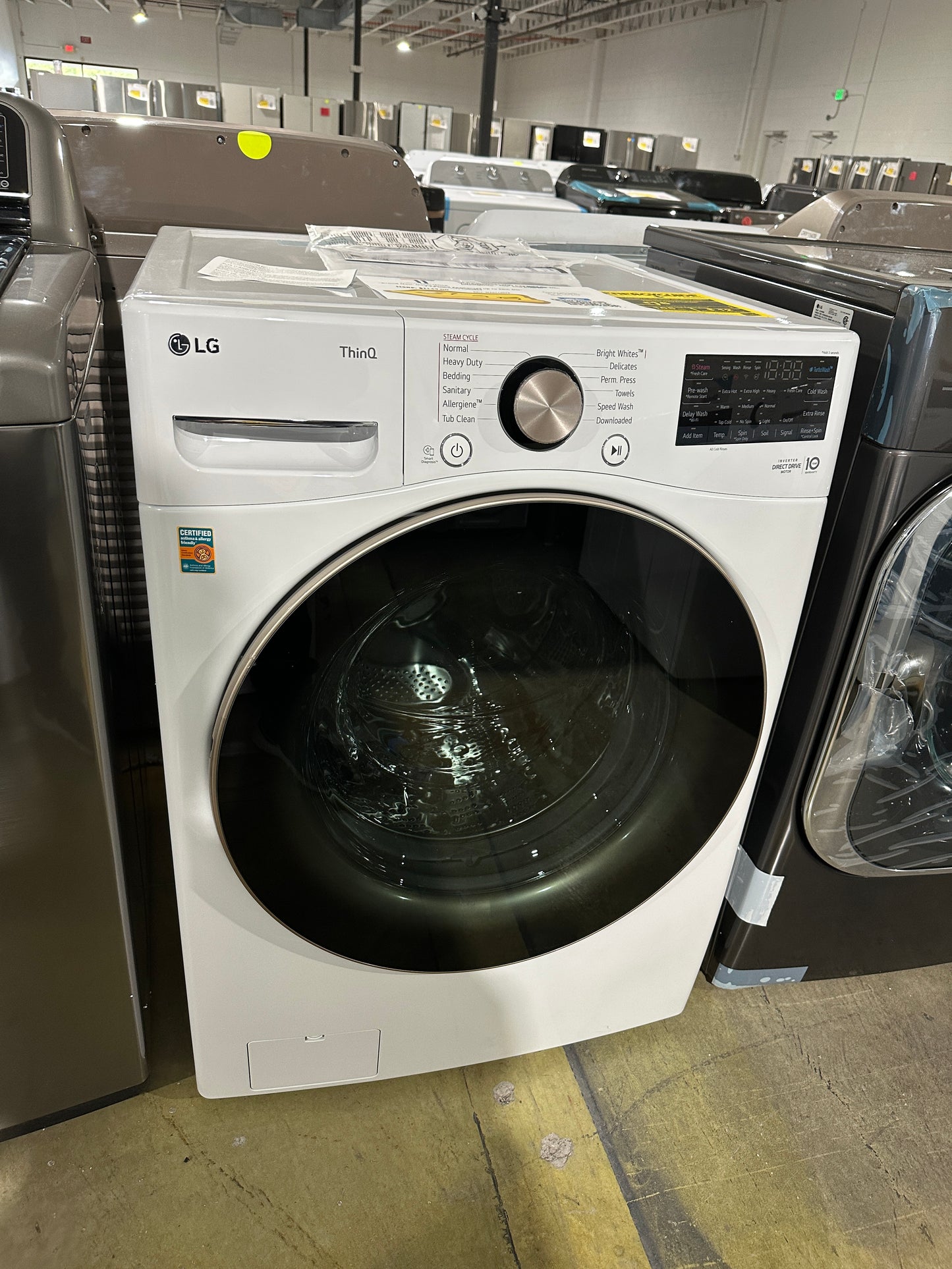 NEW LG WHITE STACKABLE FRONT LOAD WASHING MACHINE - MODEL: WM4000HWA WAS11997S