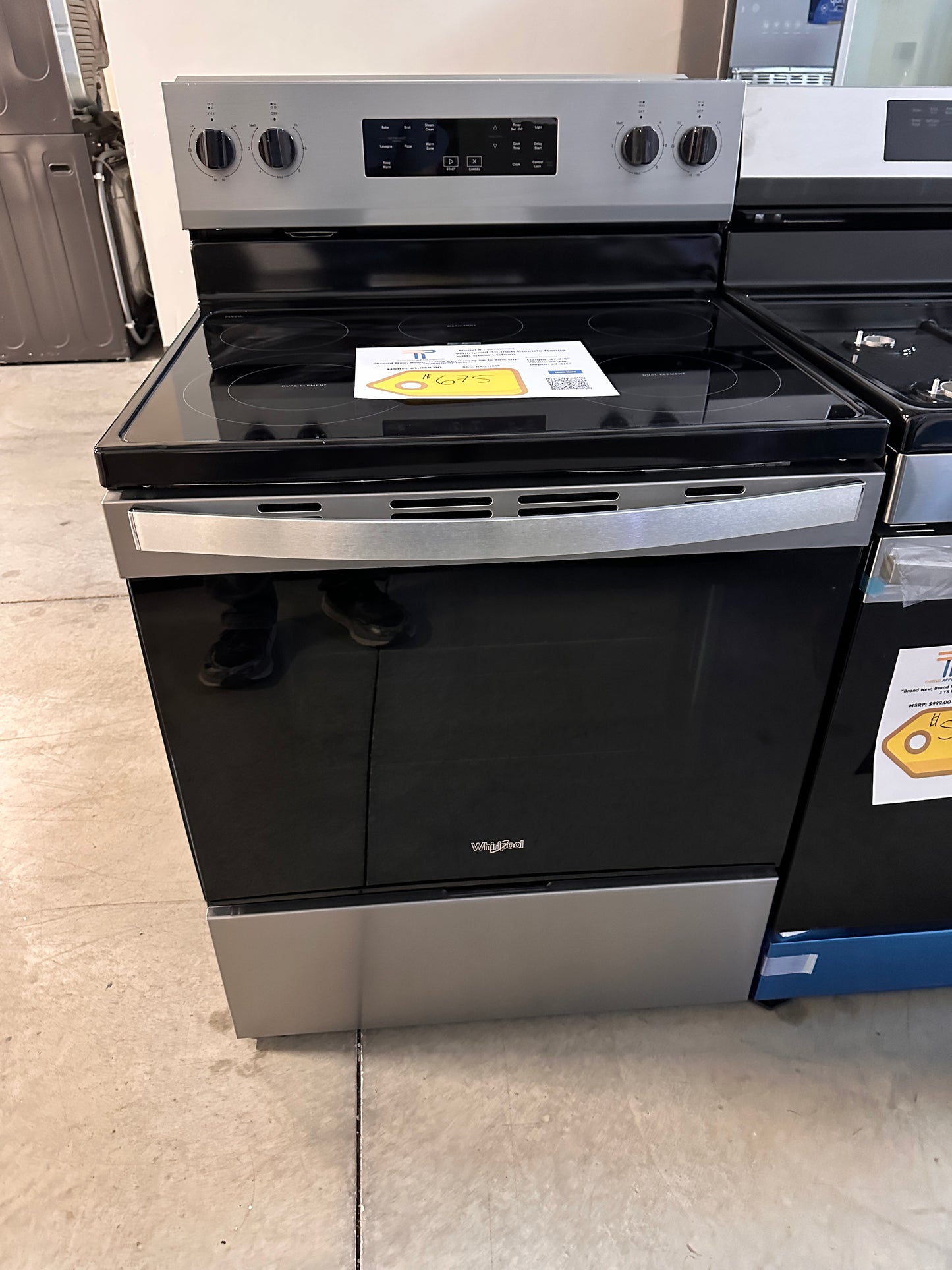 BRAND NEW! Whirlpool Electric Range MODEL: WFES3330RZ RAG12016