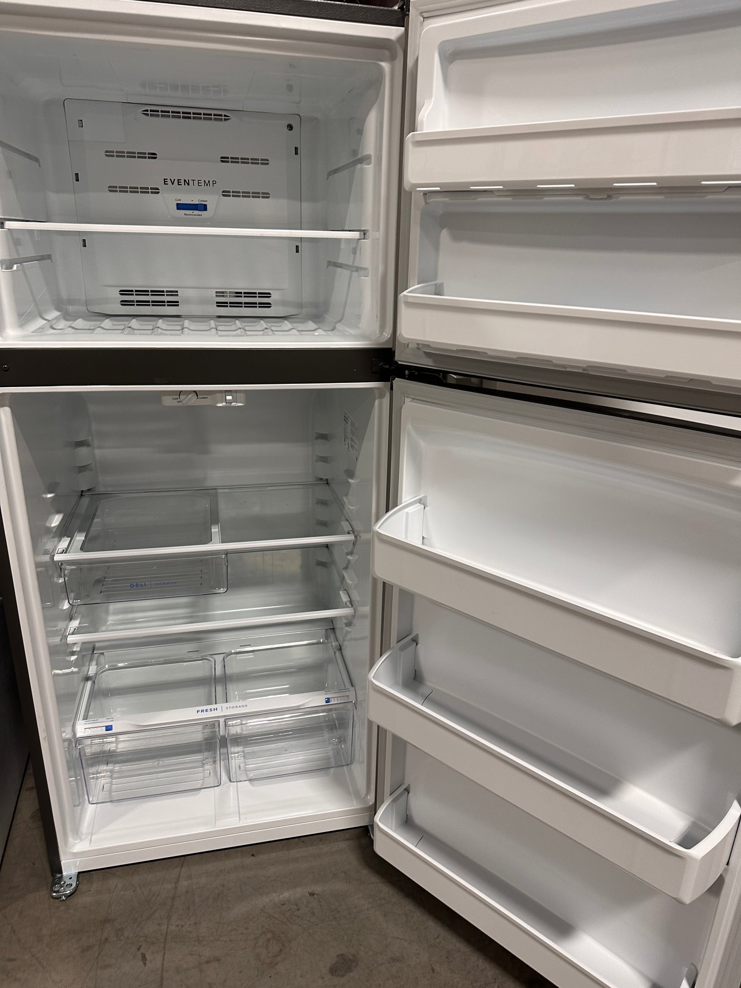 GREAT NEW FRIGIDIAIRE TOP FREEZER REFRIGERATOR - REF12827 LFTR1835VF