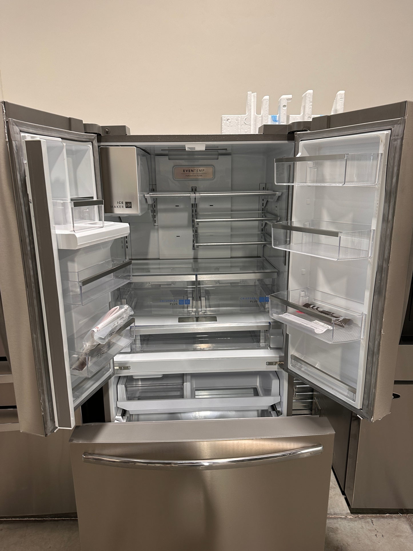 NEW! Frigidaire Gallery Counter-Depth French Door Refrigerator MODEL: GRFC2353AF REF13828