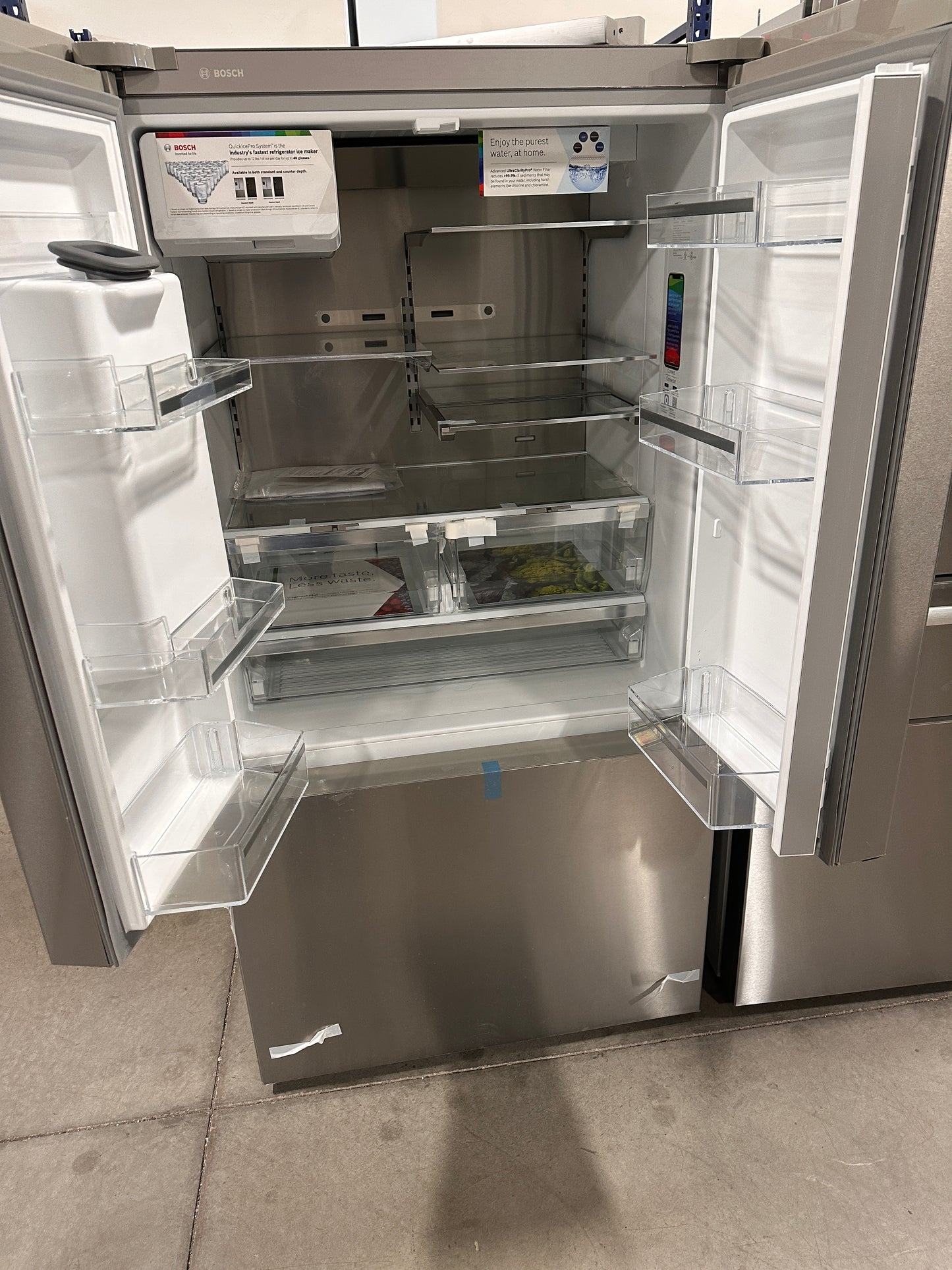 GORGEOUS NEW BOSCH COUNTER DEPTH REFRIGERATOR - REF12818 B36CD50SNS