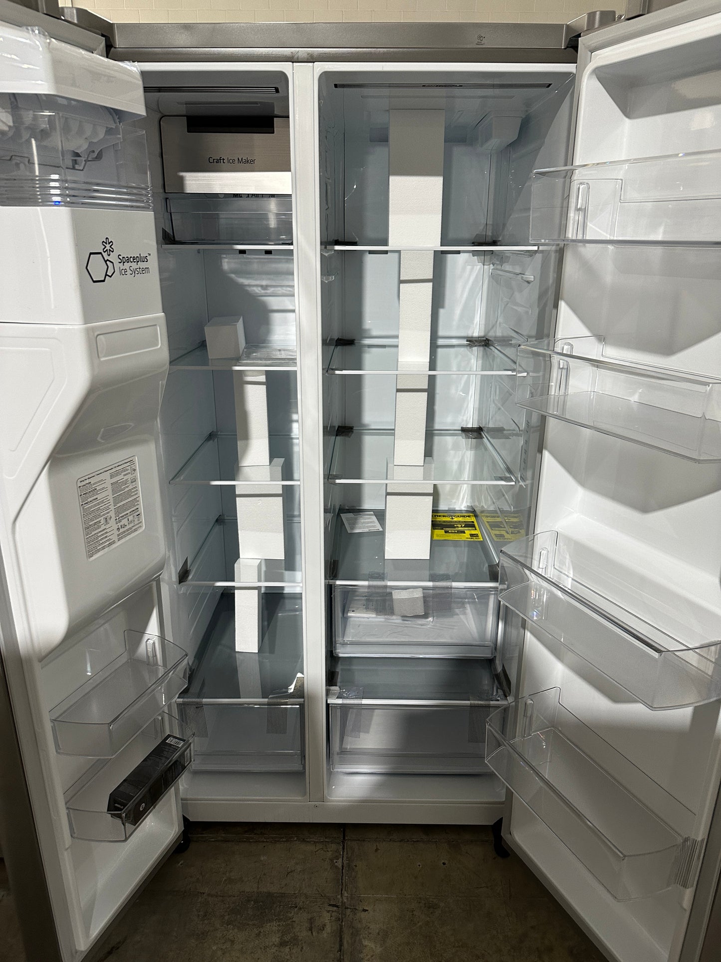 SIDE BY SIDE LG REFRIGERATOR WITH SPACEPLUS ICE MODEL: LHSXS2706S REF12236S