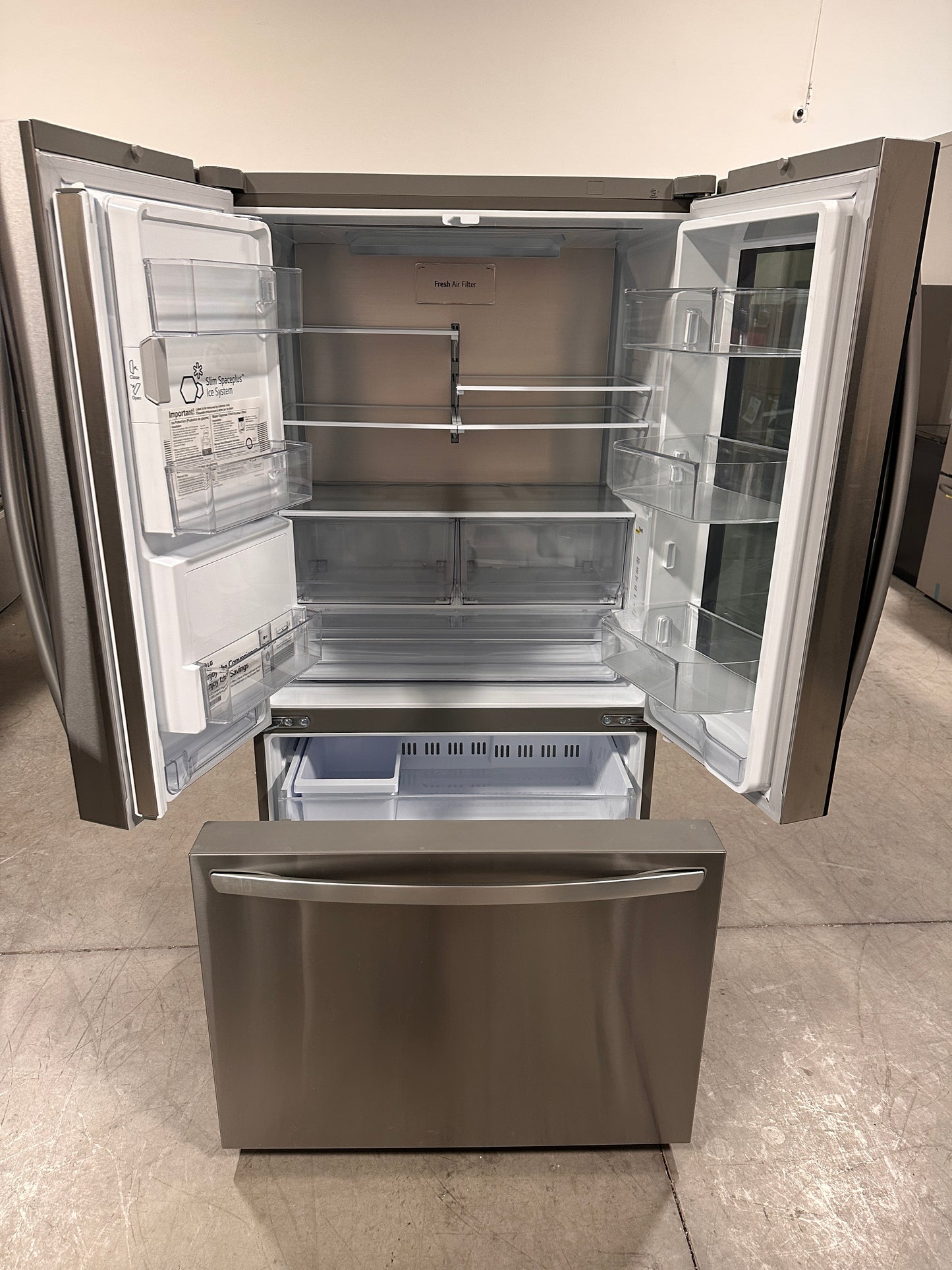 COUNTER-DEPTH SMART LG REFRIGERATOR - REF12844 LRFOC2606S