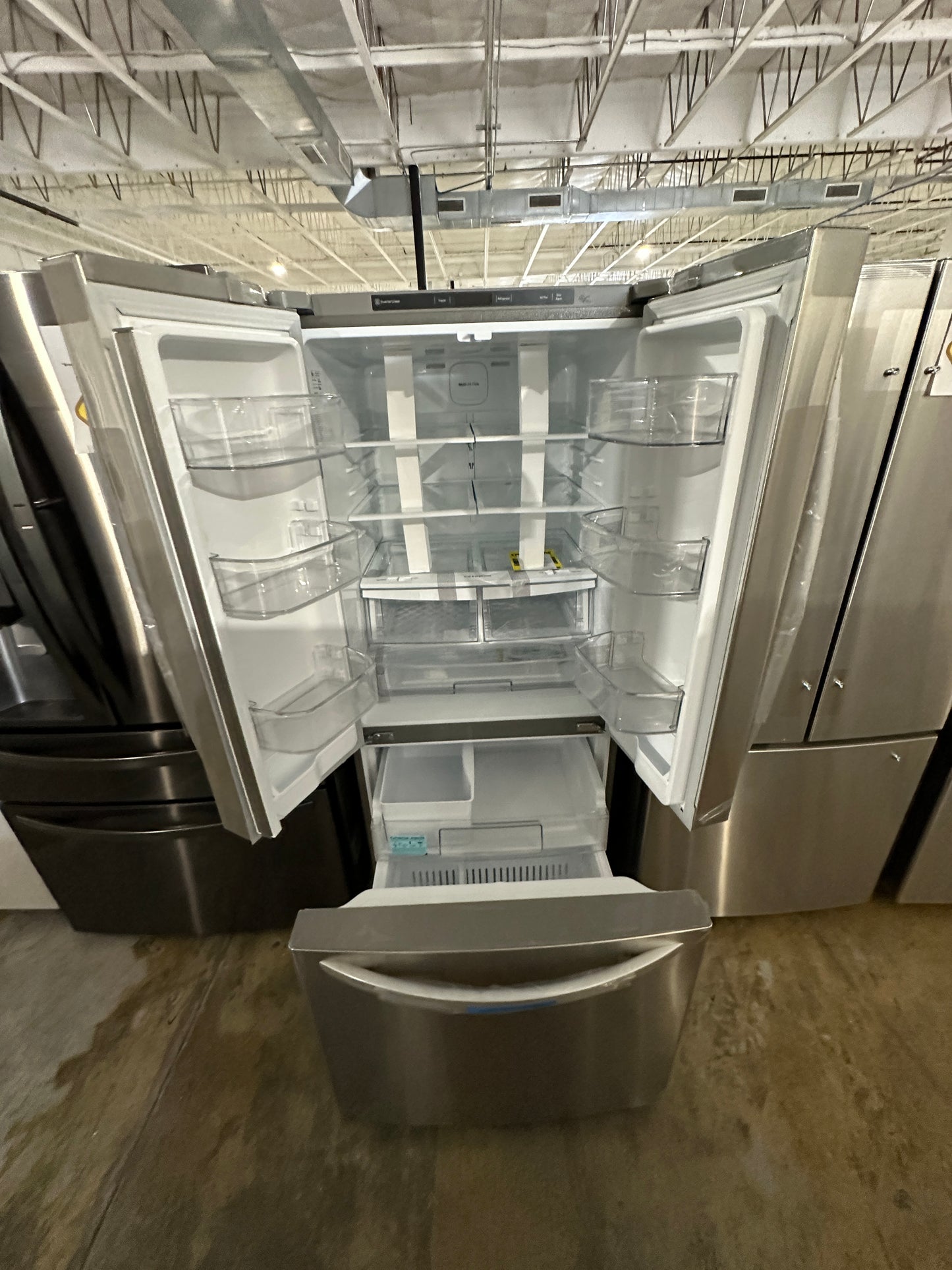 GREAT NEW 21.8 CU FT FRENCH DOOR REFRIGERATOR MODEL:LFCS22520S REF12246S