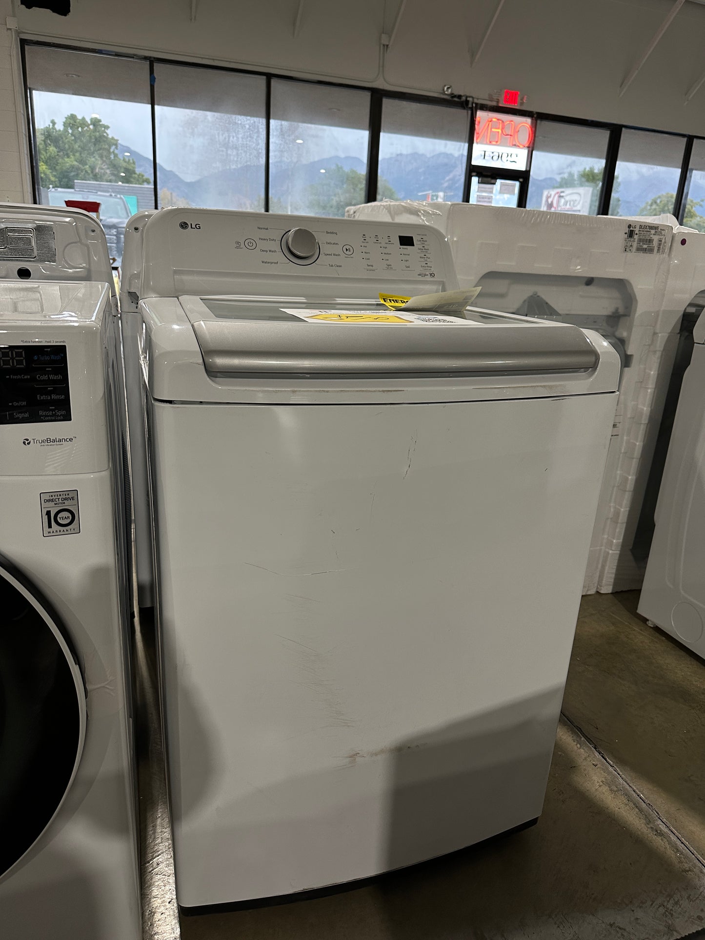 Top Load Washer with 6Motion Technology - White MODEL:WT7150CW WAS12002S