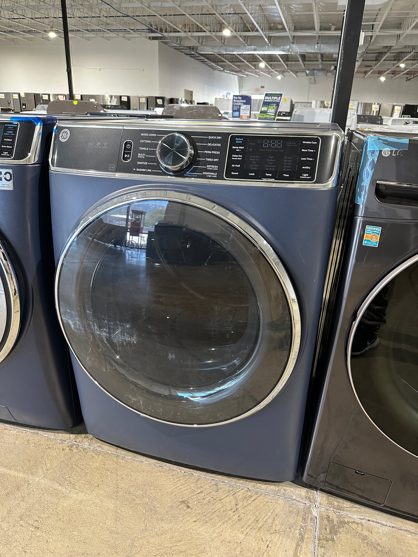 GE - 7.8 Cu. Ft. 12-Cycle Electric Dryer with Steam - Sapphire Blue MODEL:GFD85ESPNRS DRY11878S
