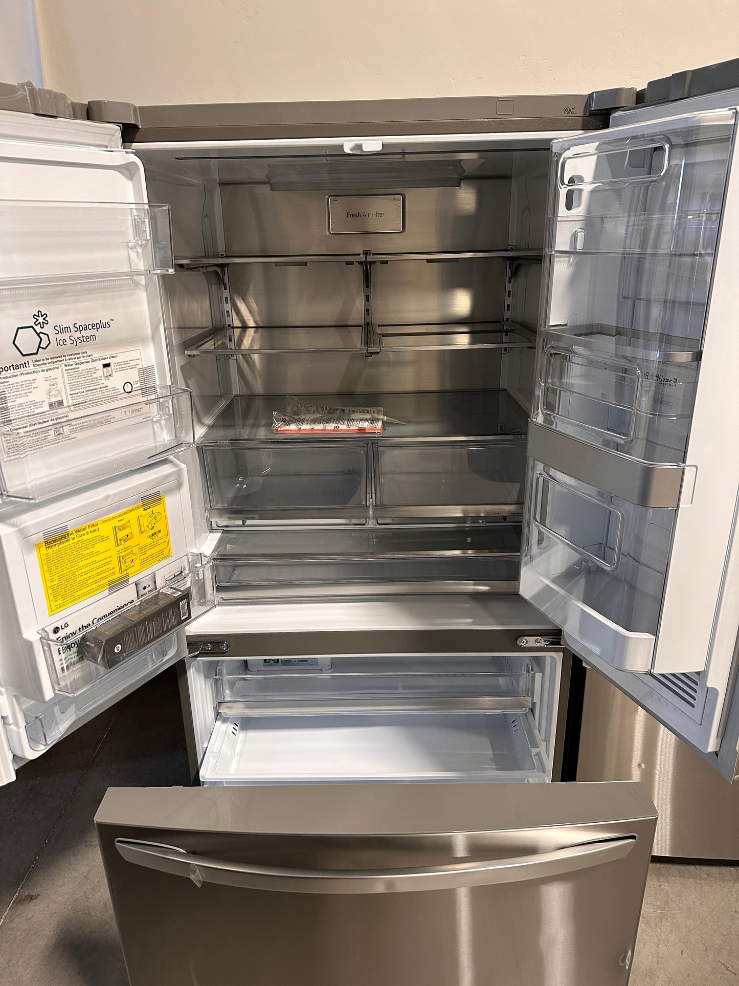 NEW CRAFT ICE MAKING STAINLESS STEEL LG REFRIGERATOR - REF12301 LRFDS3016S