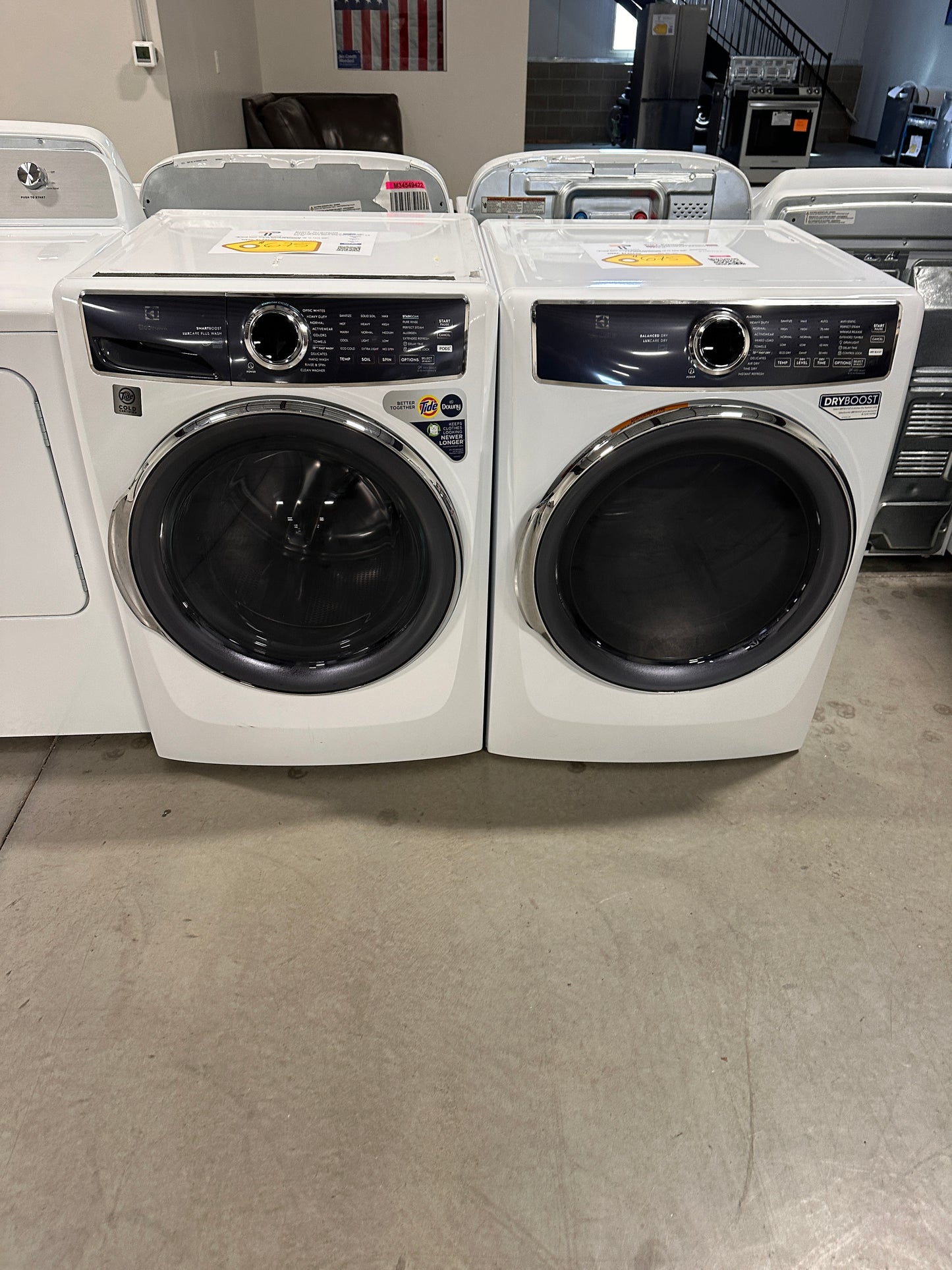 GREAT NEW ELECTROLUX LAUNDRY SET STACKABLE SET WAS13893 DRY13007