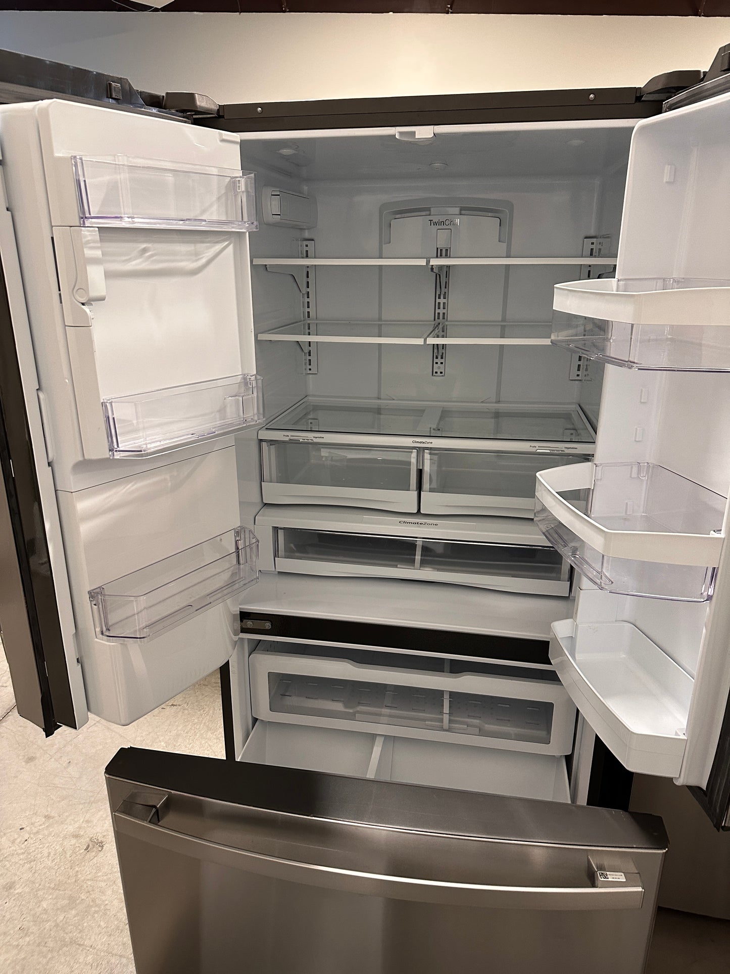 BRAND NEW GE REFRIGERATOR - MODEL GFE28GYNFS - REF12171 GFE28GYNFS