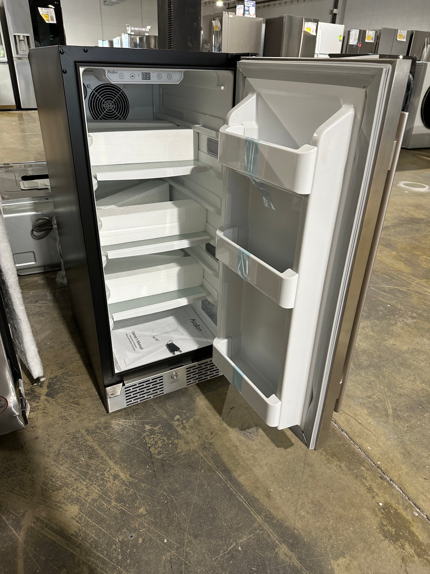 NEW 3.35 CU FT STAINLESS STEEL MINI FRIDGE MODEL: AFR152SSRH REF12311S
