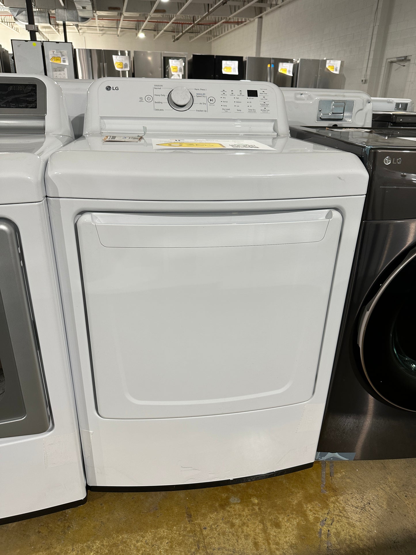 New LG - 7.3 Cu. Ft. Gas Dryer with Sensor Dry - White MODEL: DLG7001W DRY11917S