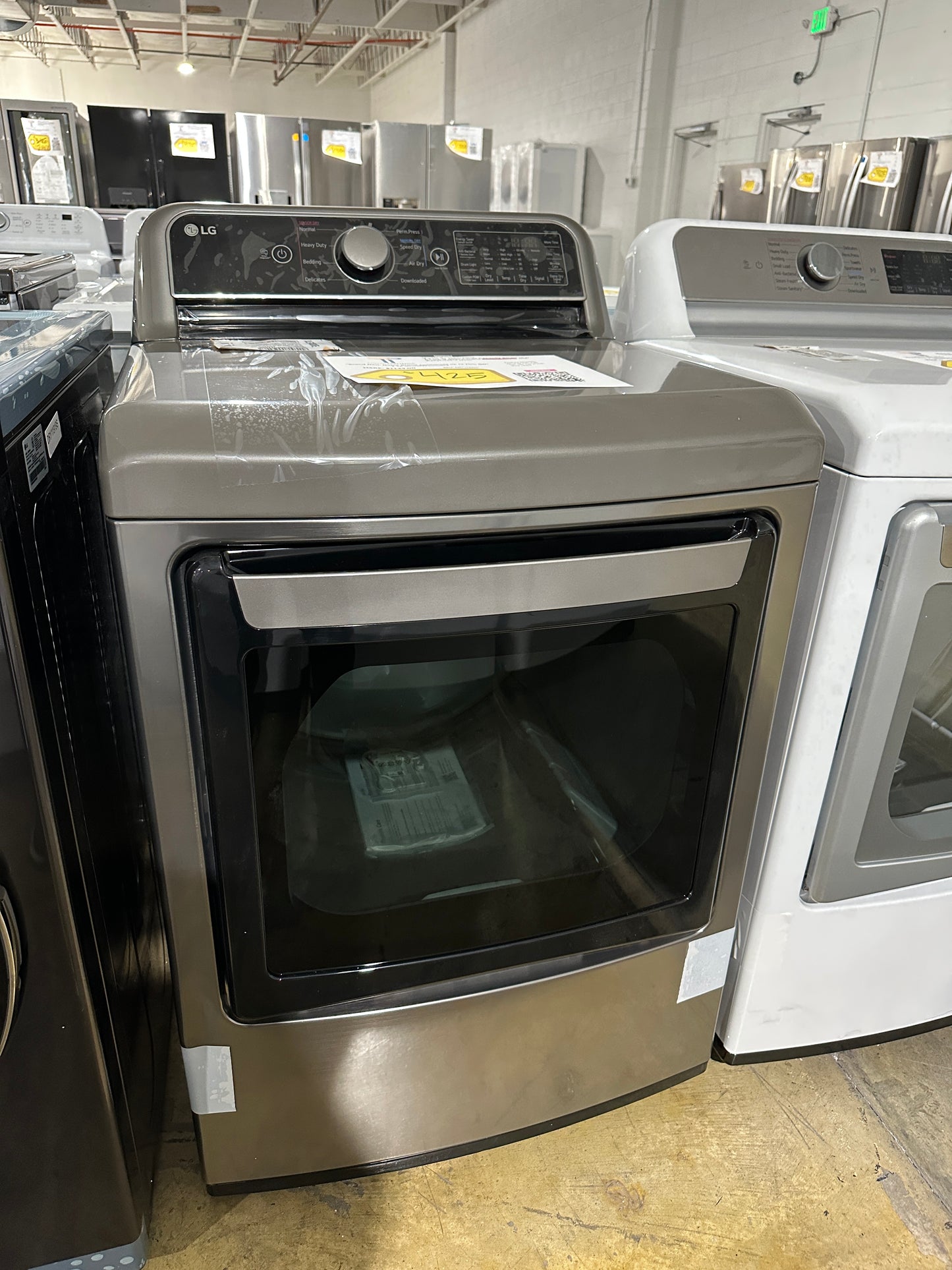 New Electric Dryer with EasyLoad Door - Graphite Steel MODEL: DLE7400VE DRY11920S