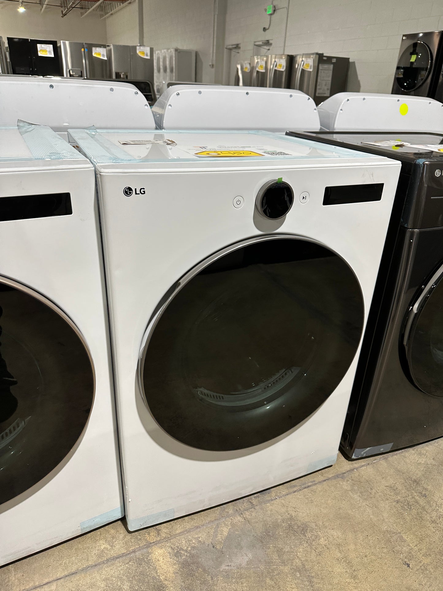 Smart Gas Dryer with Steam and Sensor Dry - White MODEL: DLGX5501W DRY11941S