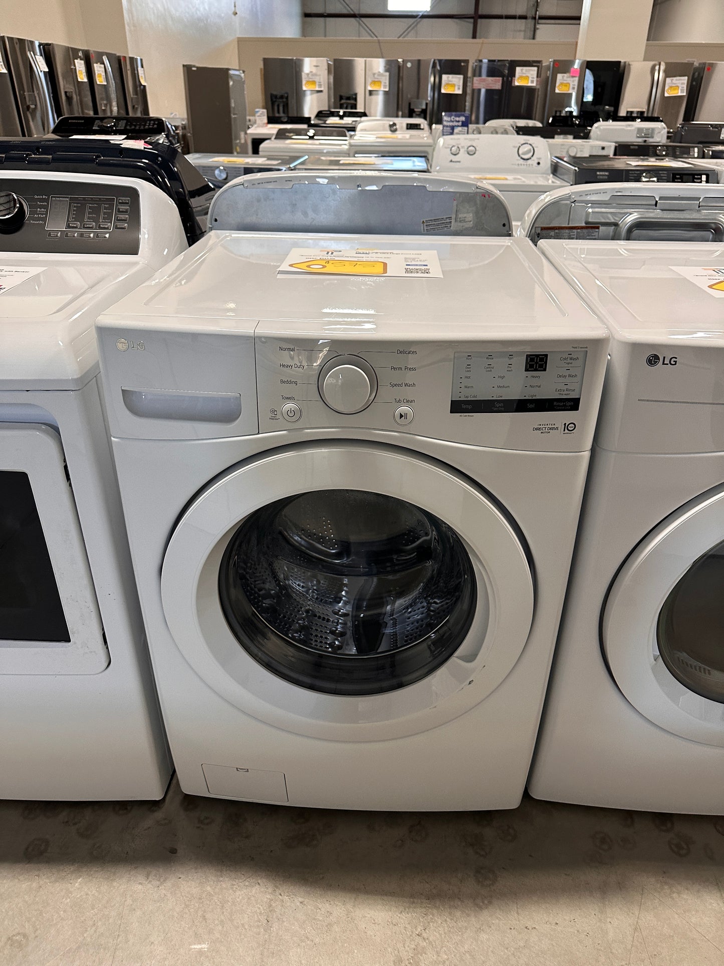 BRAND NEW STACKABLE FRONT LOAD WASHER MODEL: WM3400CW WAS13942