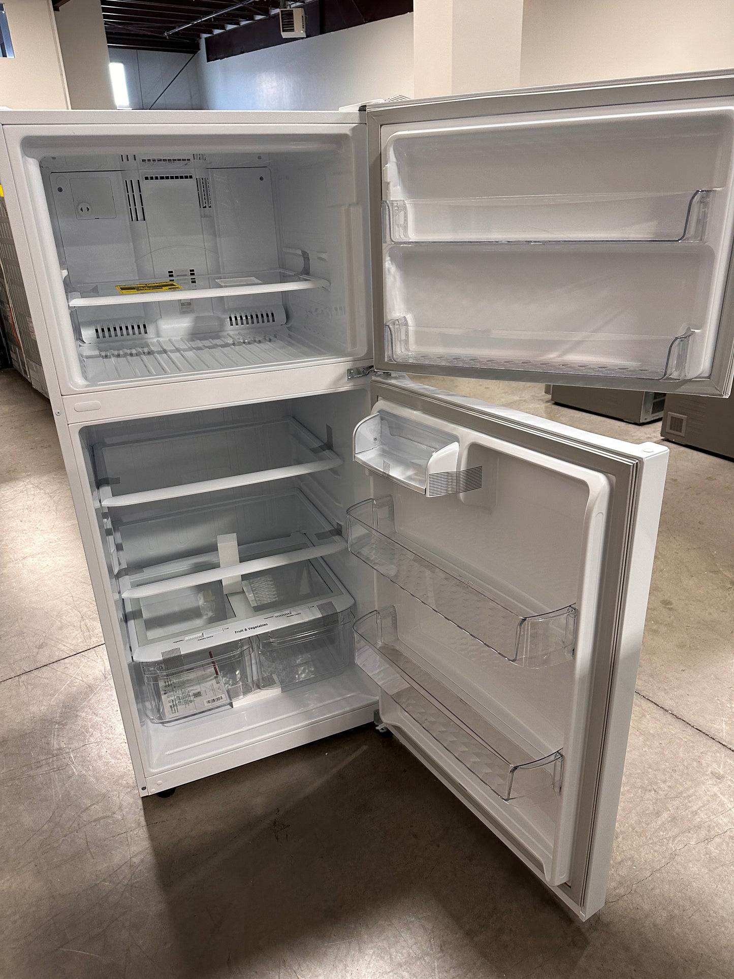 LG - 20.2 Cu. Ft. Top-Freezer Refrigerator - White Model:LTCS20020W REF12914