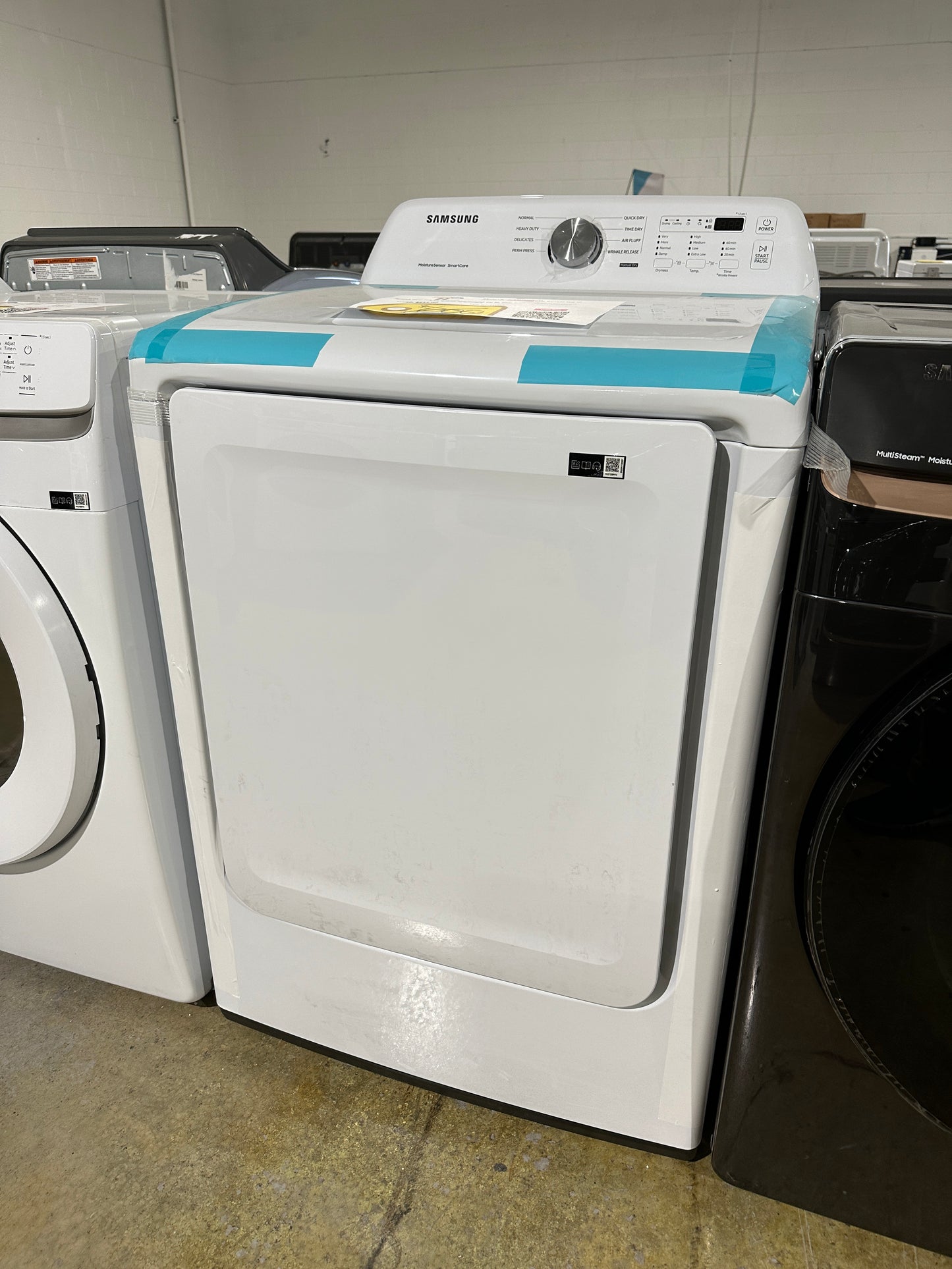 PRICE REDUCTION 7.2 Cu. Ft. Electric Dryer with 8 Cycles and Sensor Dry - White Model:DVE45T3200W DRY11738S