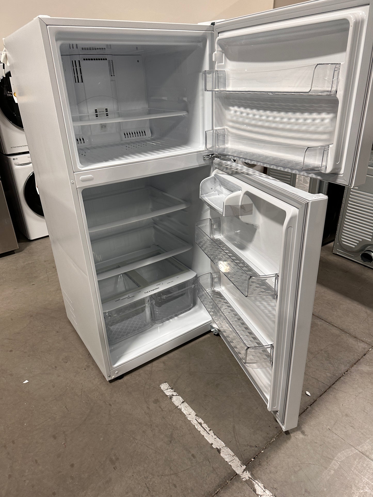 NEW LG - 20.2 Cu. Ft. Top-Freezer Refrigerator - White Model:LTCS20020W REF12904