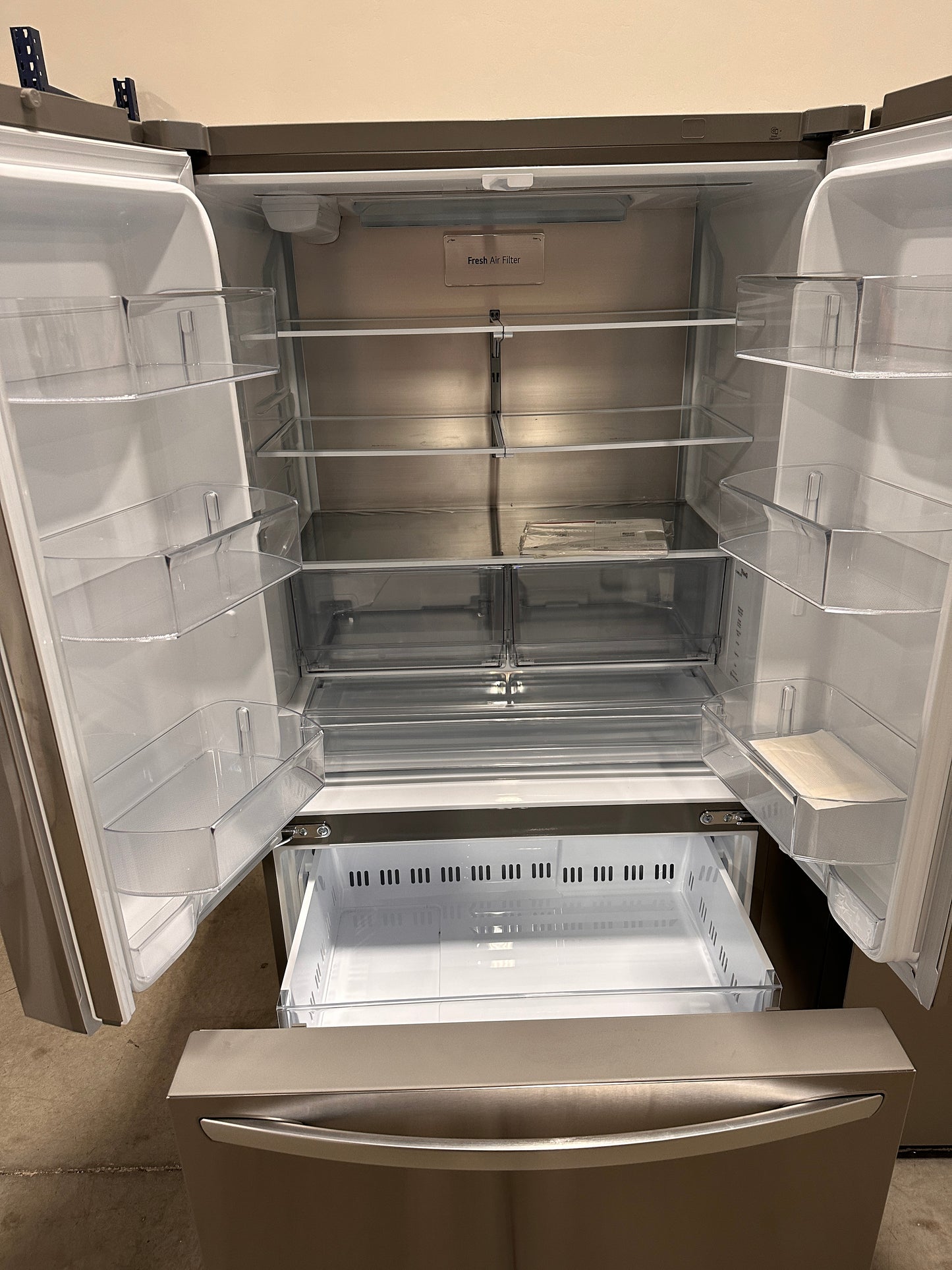 NEW FRENCH DOOR COUNTER DEPTH LG REFRIGERATOR Model:LRFLC2706S REF12807
