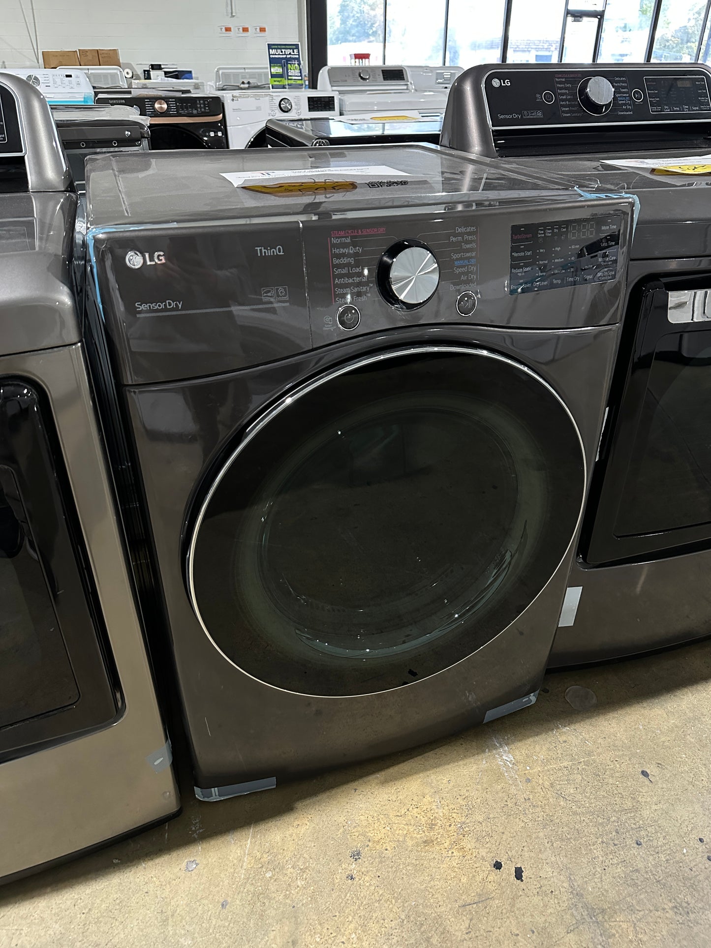 HUGE DISCOUNT GREAT NEW LG GAS DRYER - STACKABLE - DRY11640S DLGX4201B