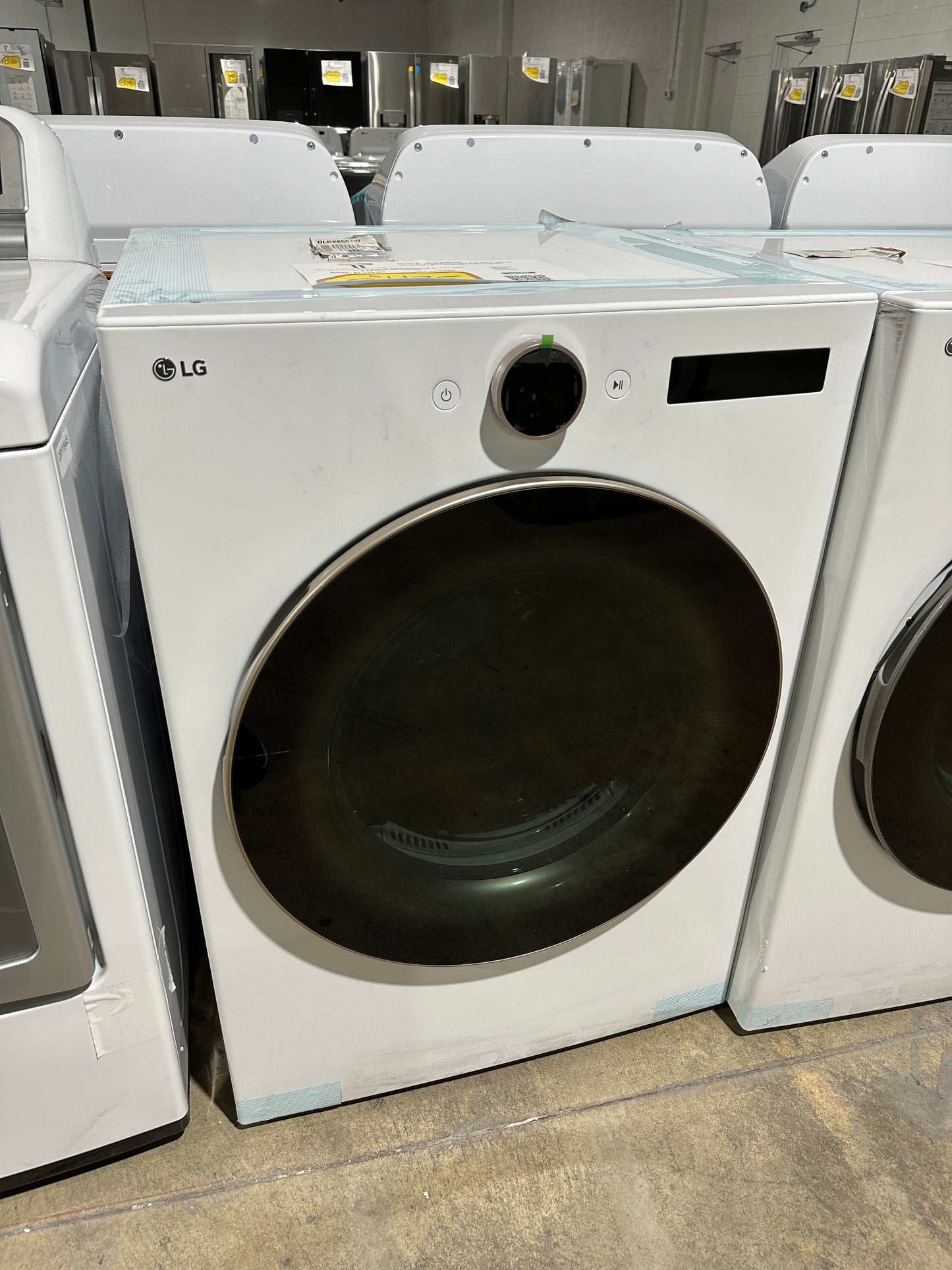 GREAT NEW STACKABLE GAS DRYER MODEL: DLGX6501W DRY11942S