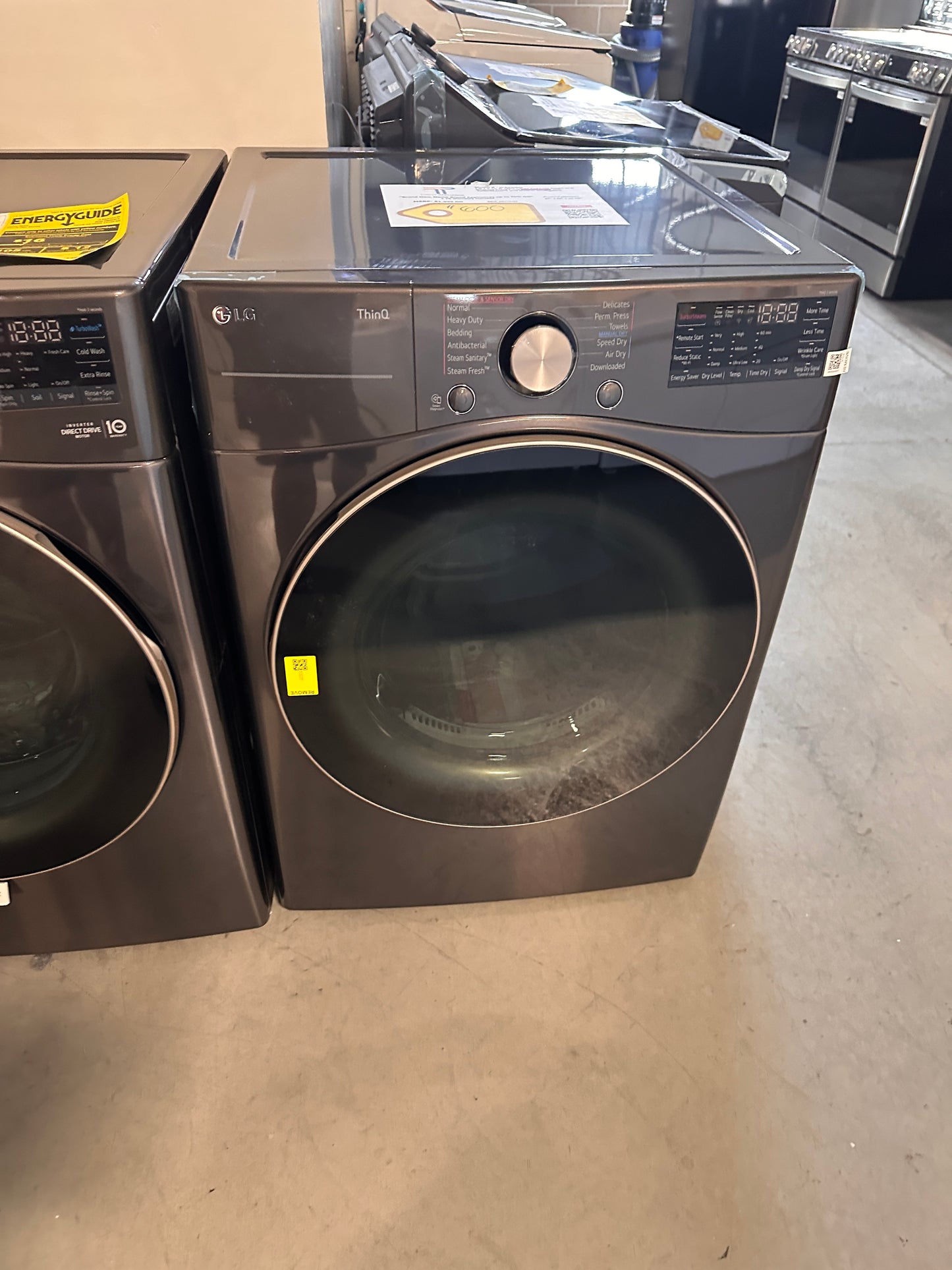 GORGEOUS NEW LG ELECTRIC DRYER with TURBOSTEAM MODEL: DLEX4000B DRY13105