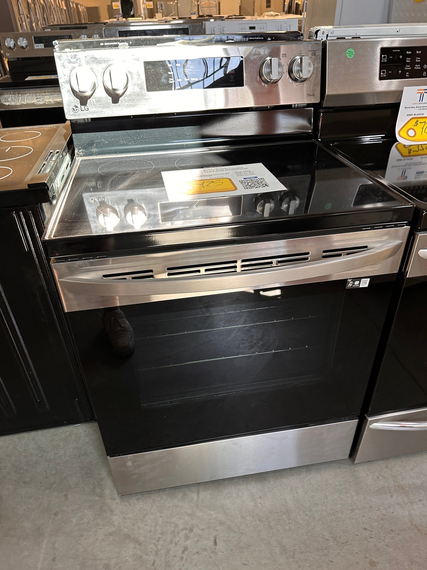 NEW GE ELECTRIC CONVECTION RANGE with SELF STEAM CLEAN Model:JB735SPSS RAG11798