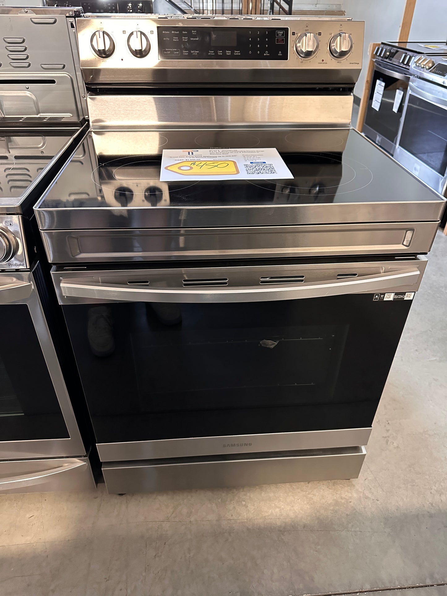 GREAT NEW SAMSUNG ELECTRIC RANGE Model:NE63A6511SS/AA RAG11801