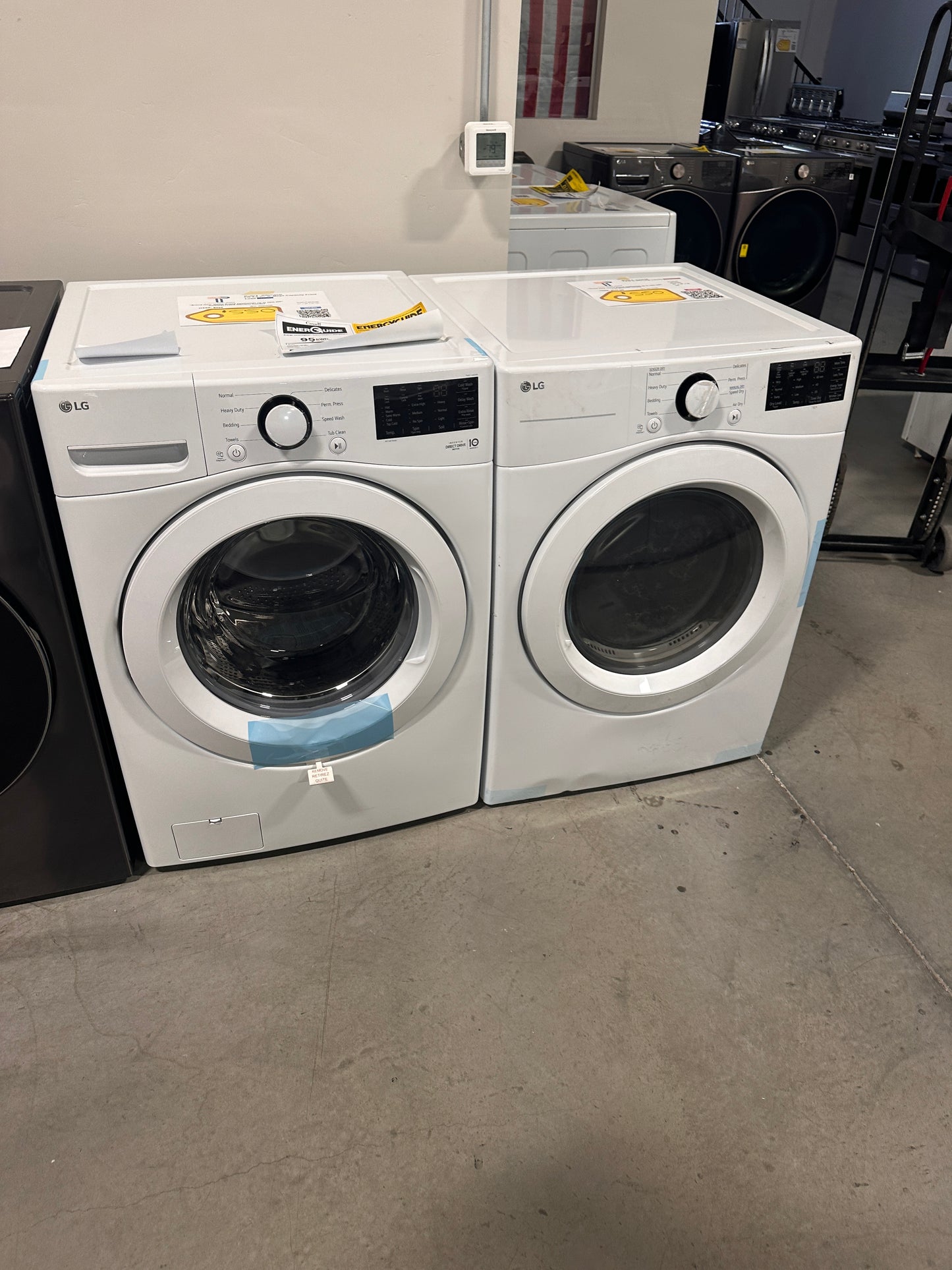 GORGEOUS NEW STACKABLE LG LAUNDRY SET WAS13980 DRY13102