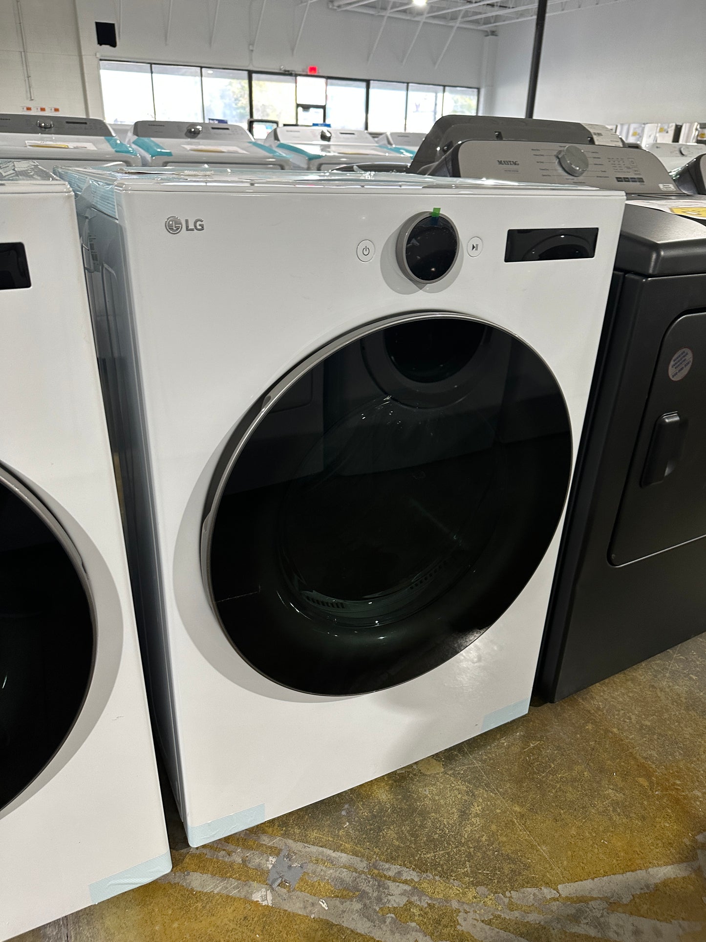 GREAT GAS DRYER by LG MODEL: DLGX5501W DRY11929S