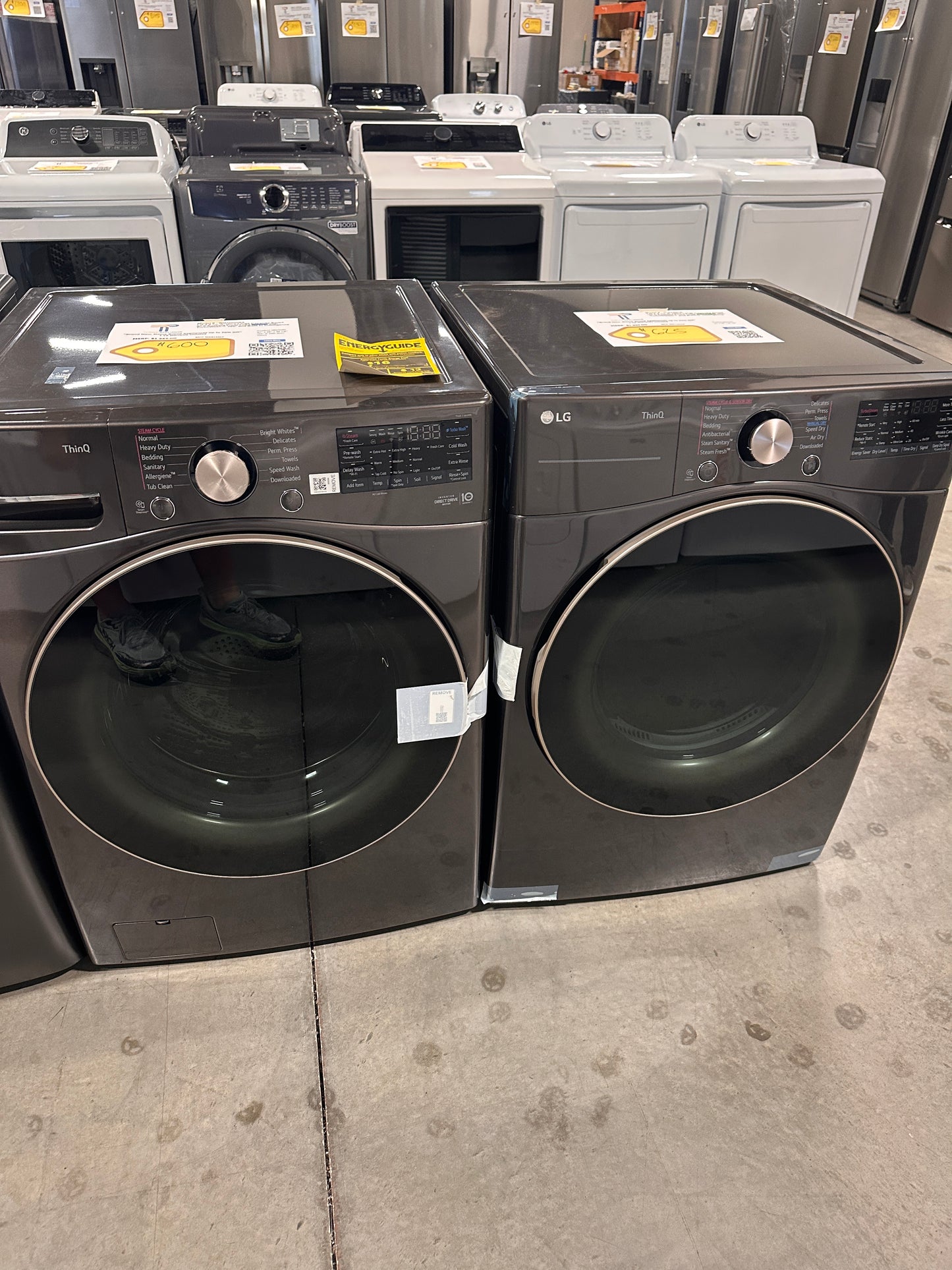 BEAUTIFUL BRAND NEW LG LAUNDRY SET with GAS DRYER WAS13969 DRY13103