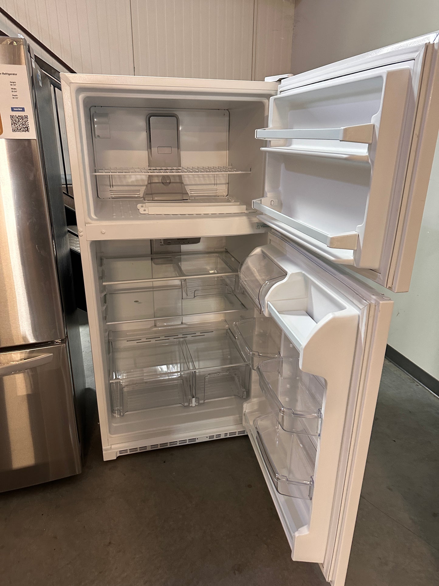 GREAT NEW WHIRLPPOL REFRIGERATOR with TOP FREEZER MODEL: WRT311FZDW REF13883