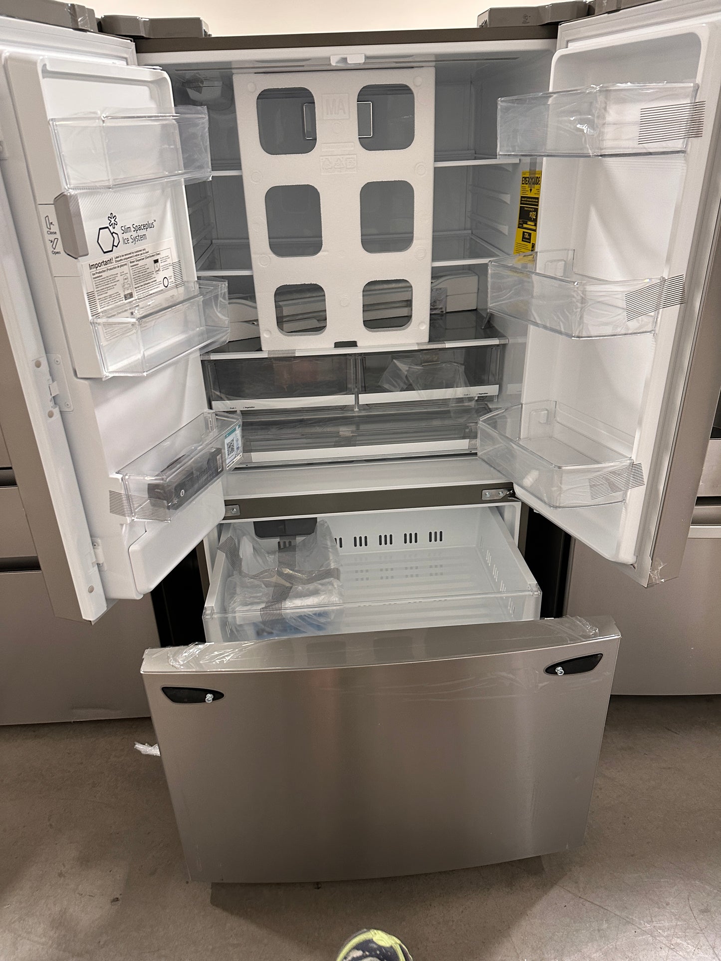 GORGEOUS BRAND NEW FRENCH DOOR REFRIGERATOR MODEL: LHFS28XBS REF13932