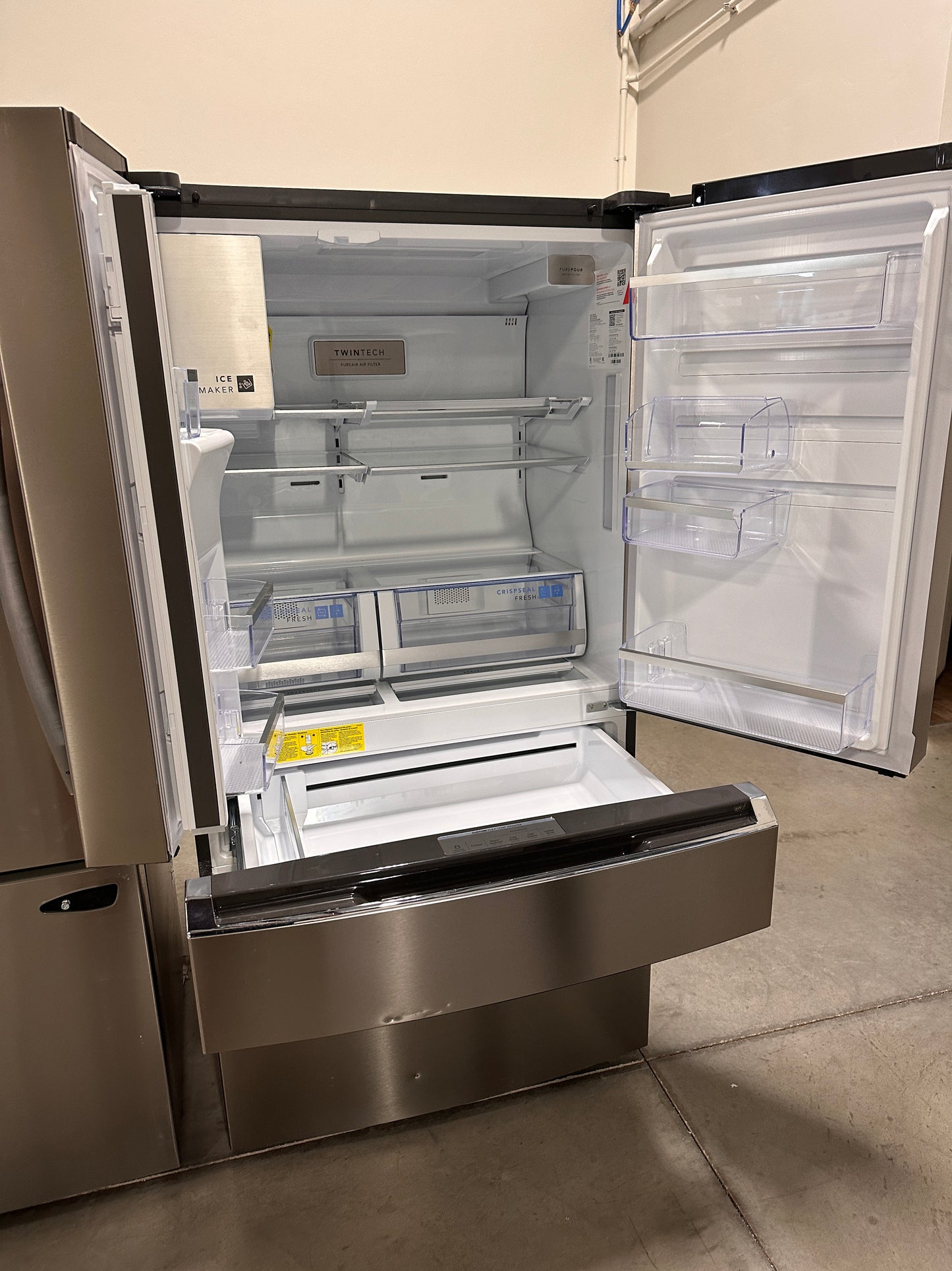 COUNTER-DEPTH FRIGIDAIRE GALLERY FRENCH DOOR REFRIGERATOR MODEL: GRMC2273CF REF13881