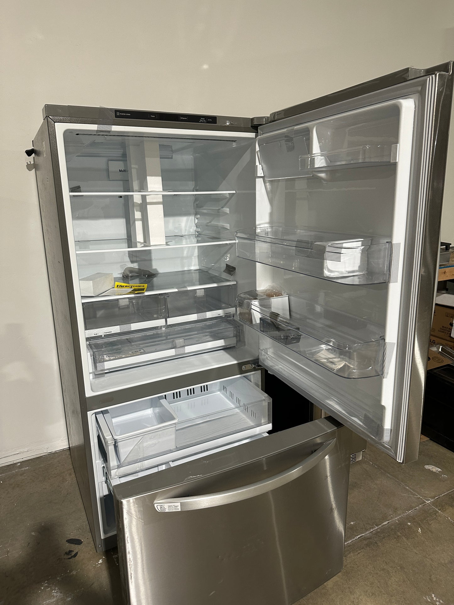DISCOUNTED Bottom-Freezer Refrigerator with Ice Maker - Model:LRDCS2603S REF12128S